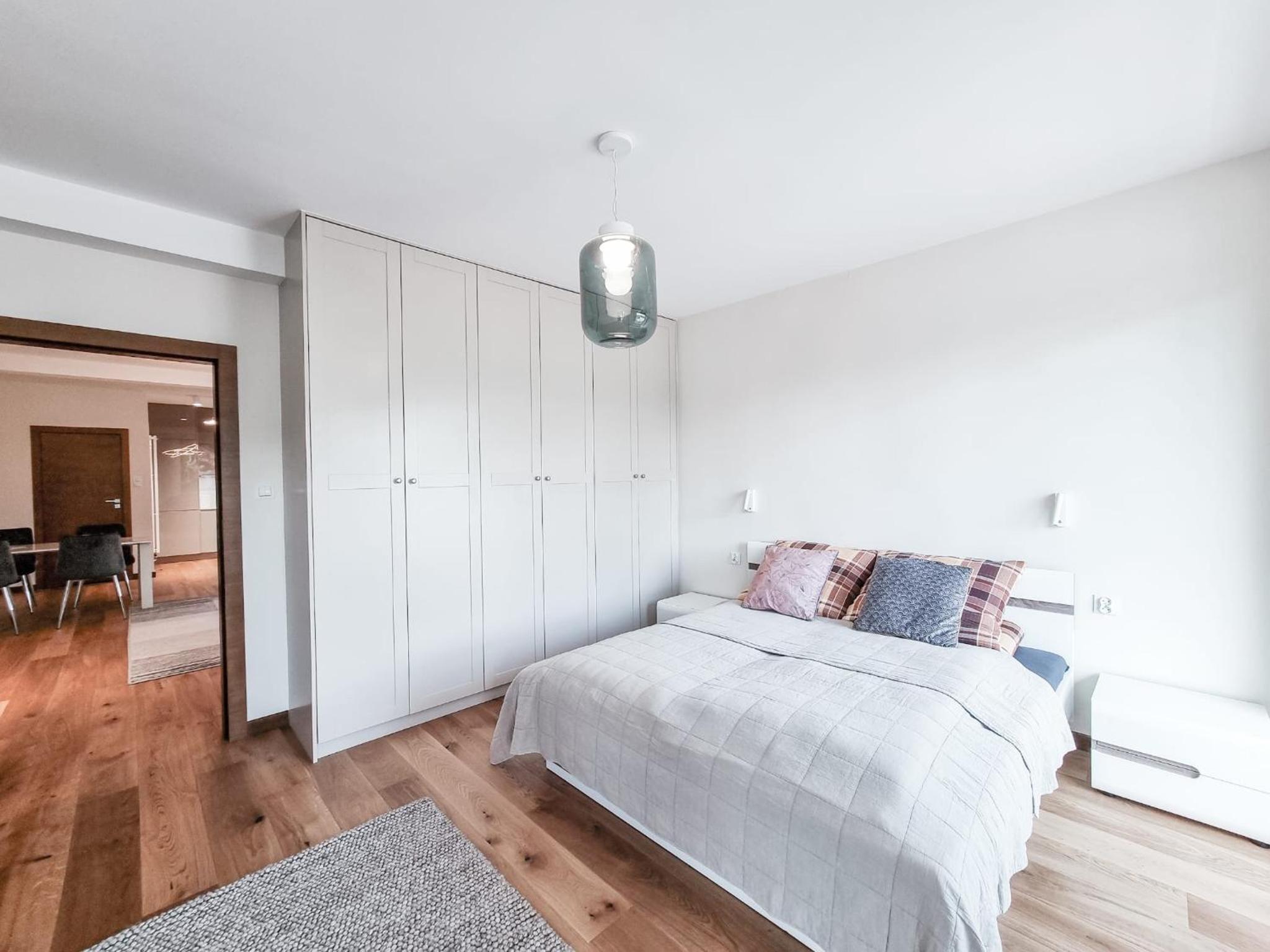 One-Bedroom Apartment - Photo 8