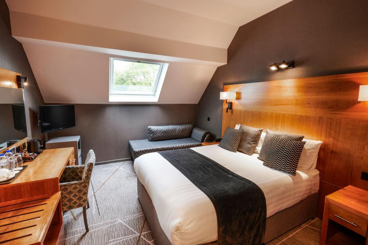 Deluxe King Room