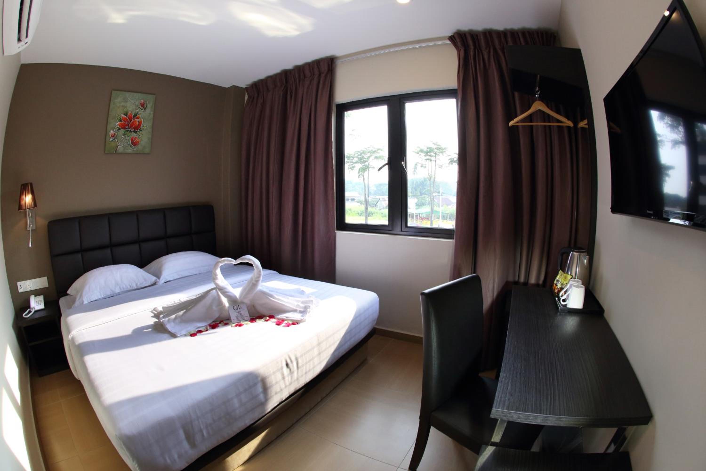 Deluxe King Room photo 2