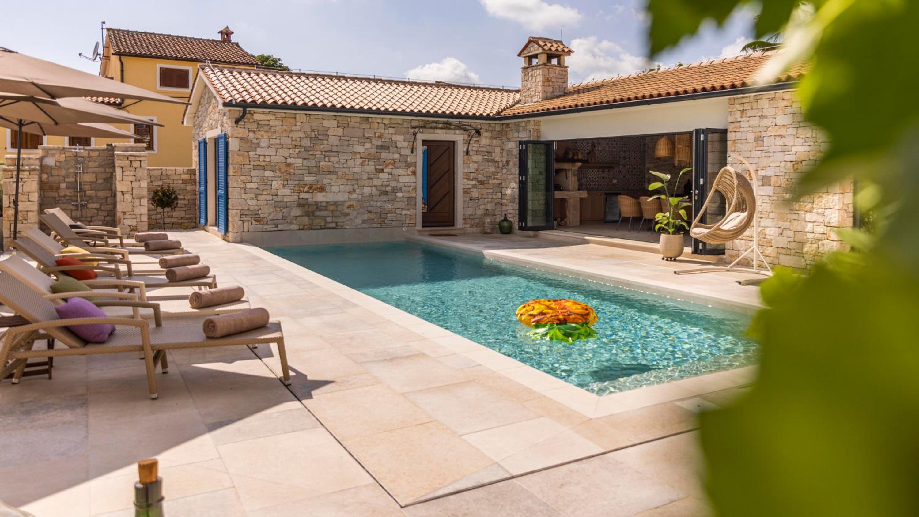 Superior Villa photo 2