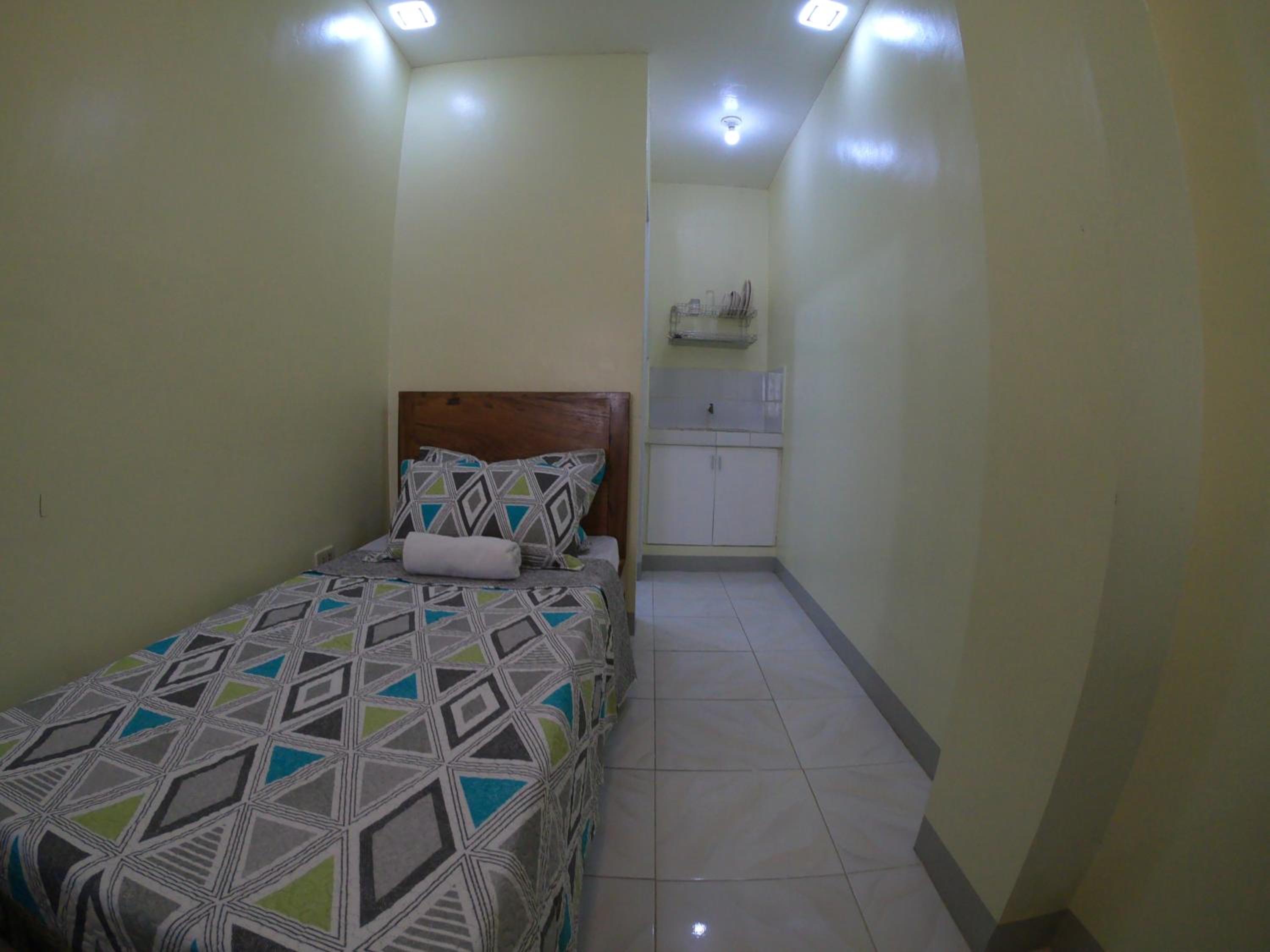 Single Room with Bathroom photo 2