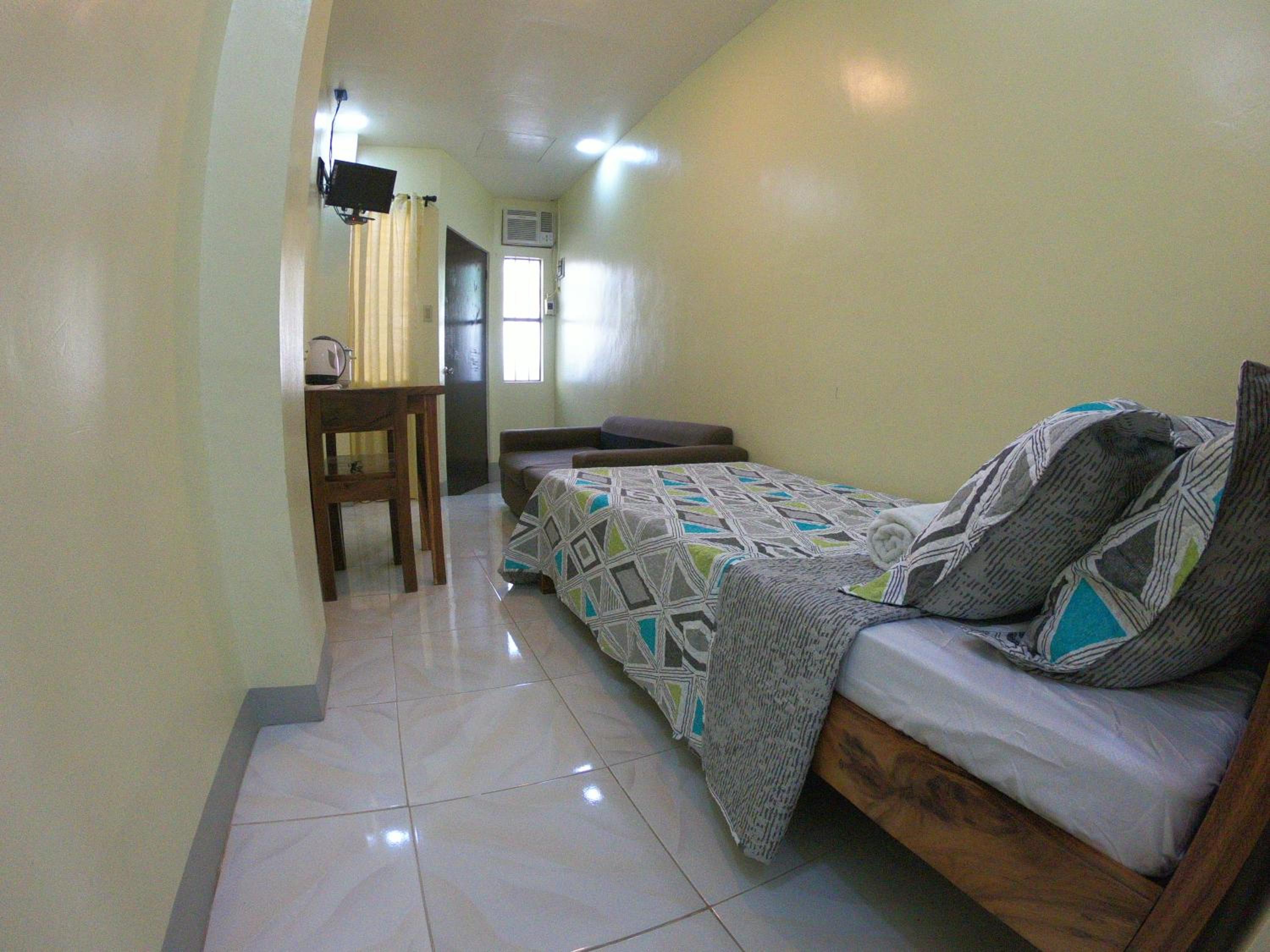 Single Room with Bathroom photo 1