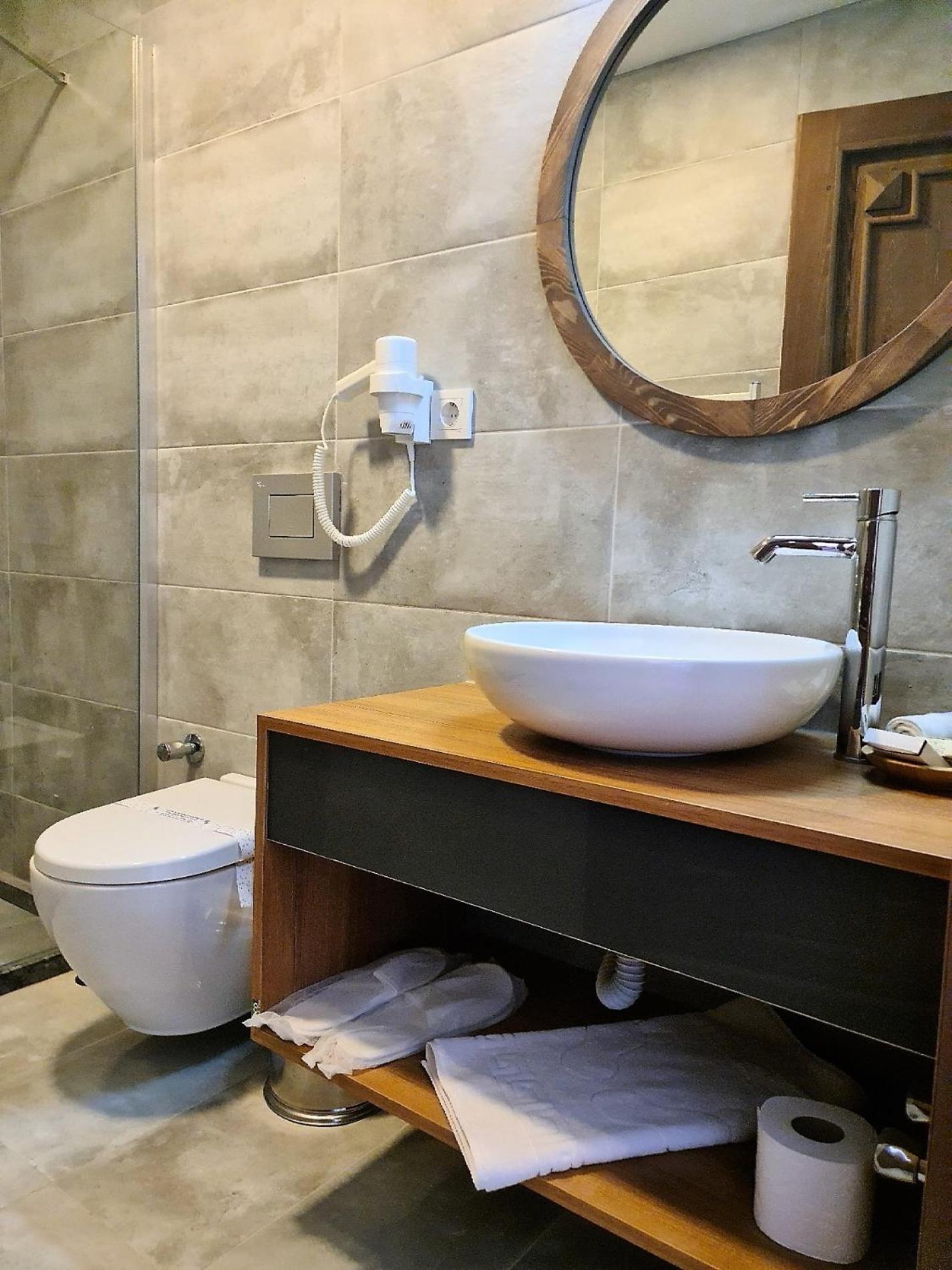 Budget Double Room - Photo 3