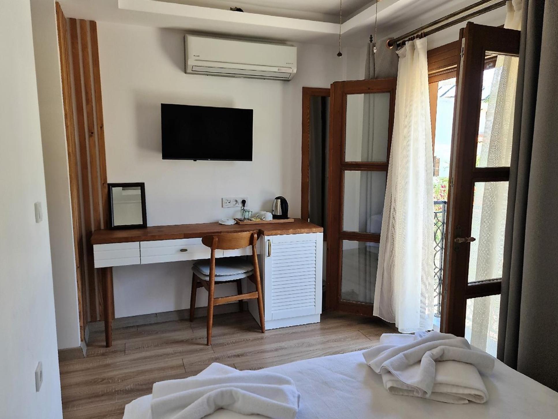 Budget Double Room - Photo 4