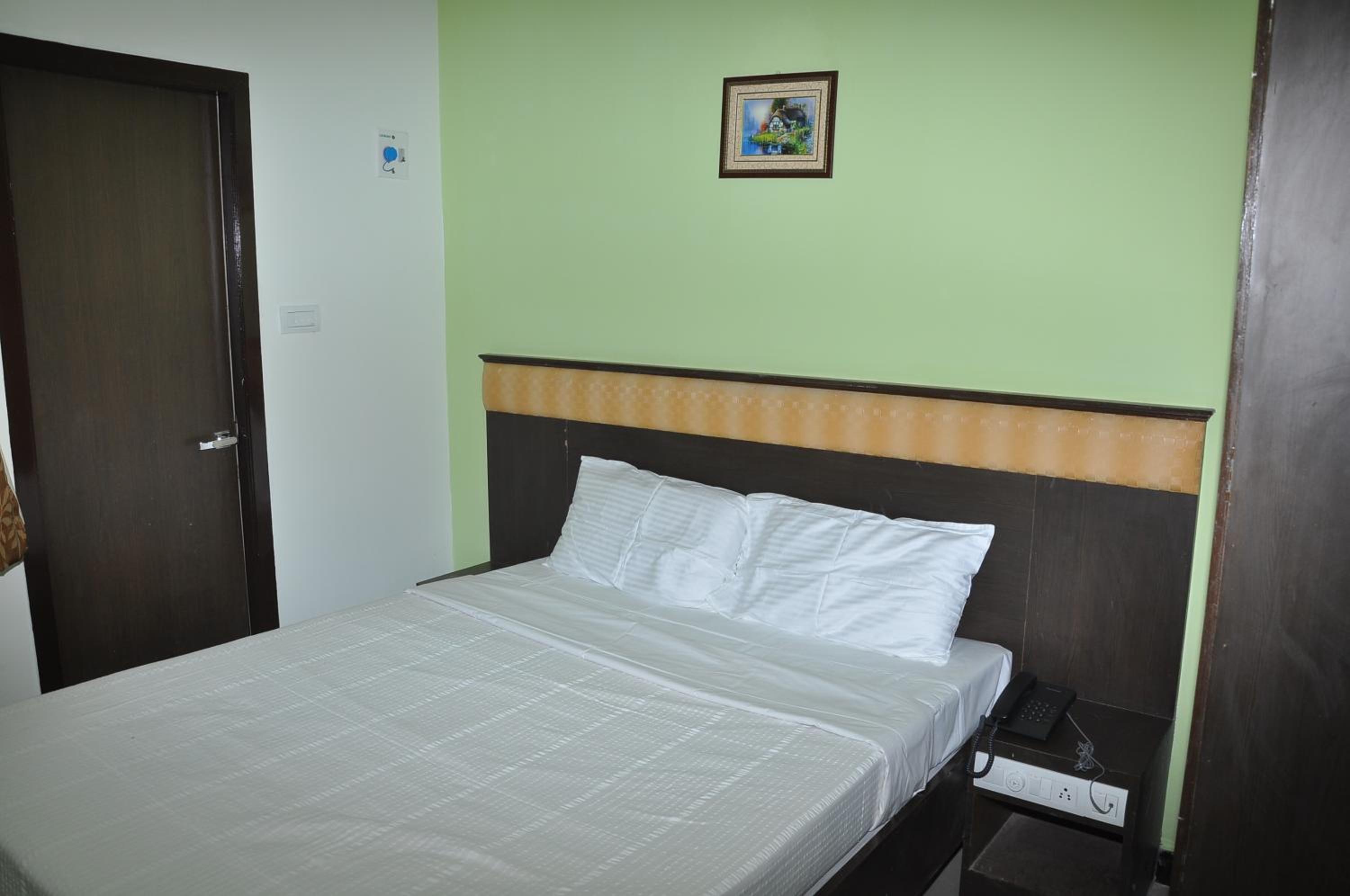 Standard Double Room photo 3