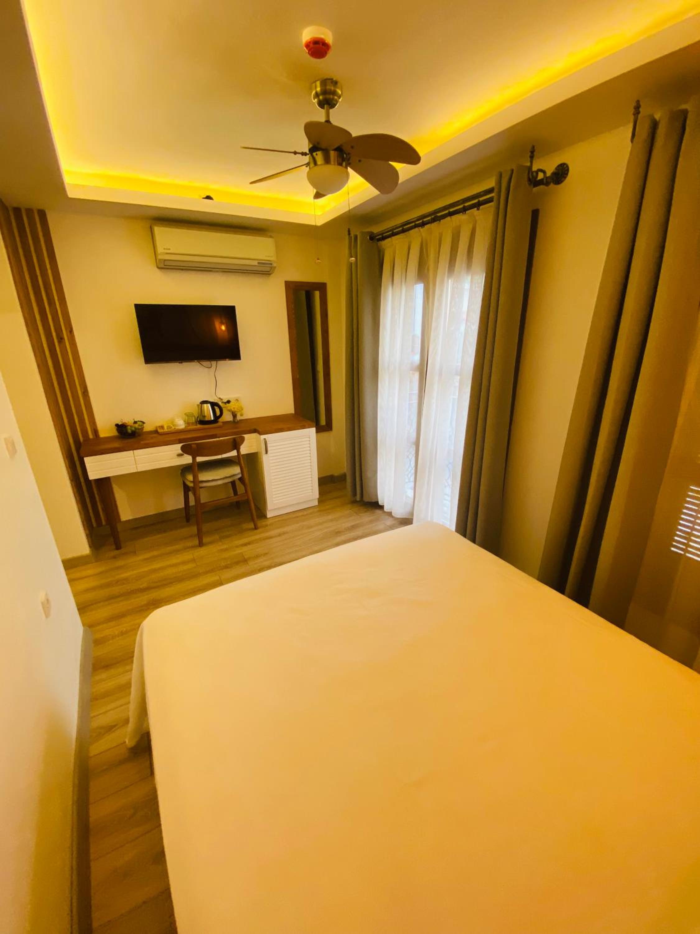 Budget Double Room - Photo 6