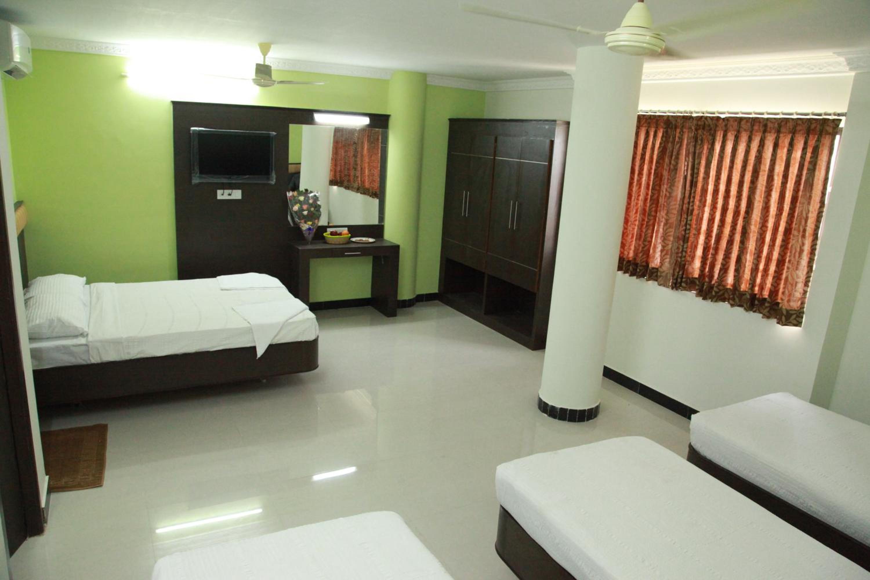 Deluxe Family Suite photo 3