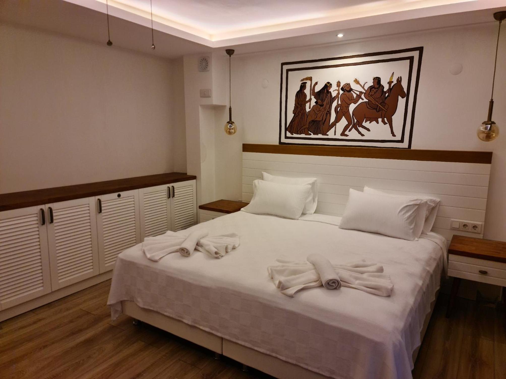 Deluxe Double or Twin Room with City View photo 3