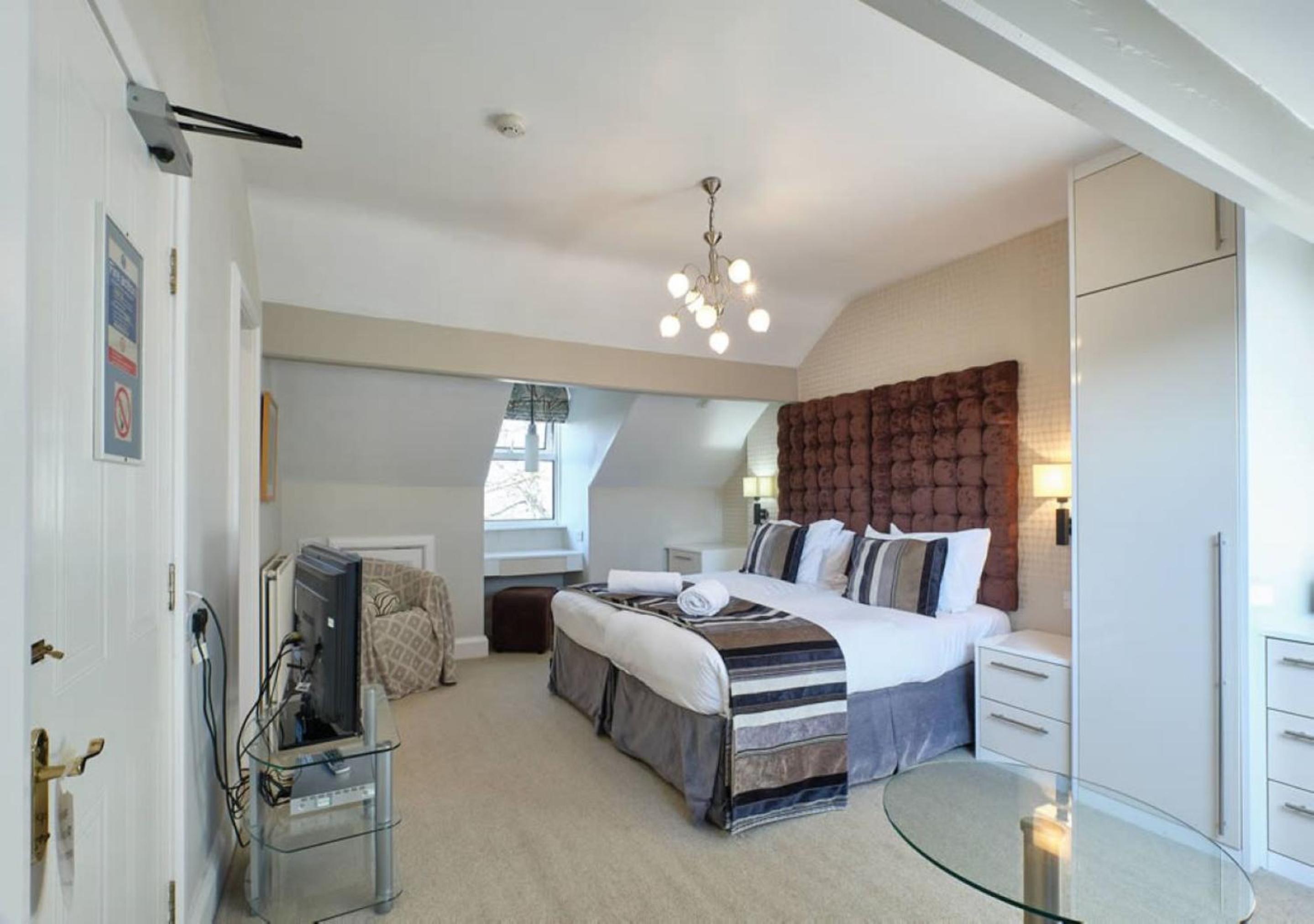 Superior Double or Twin Room photo 3