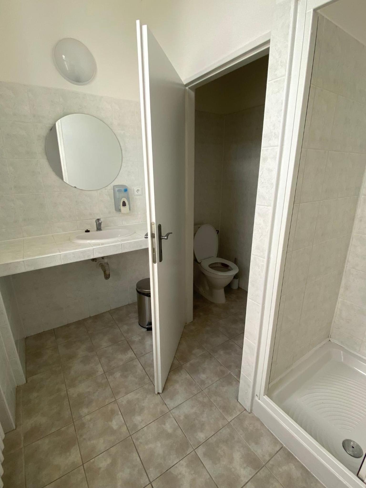 Triple Room with Private Bathroom photo 2
