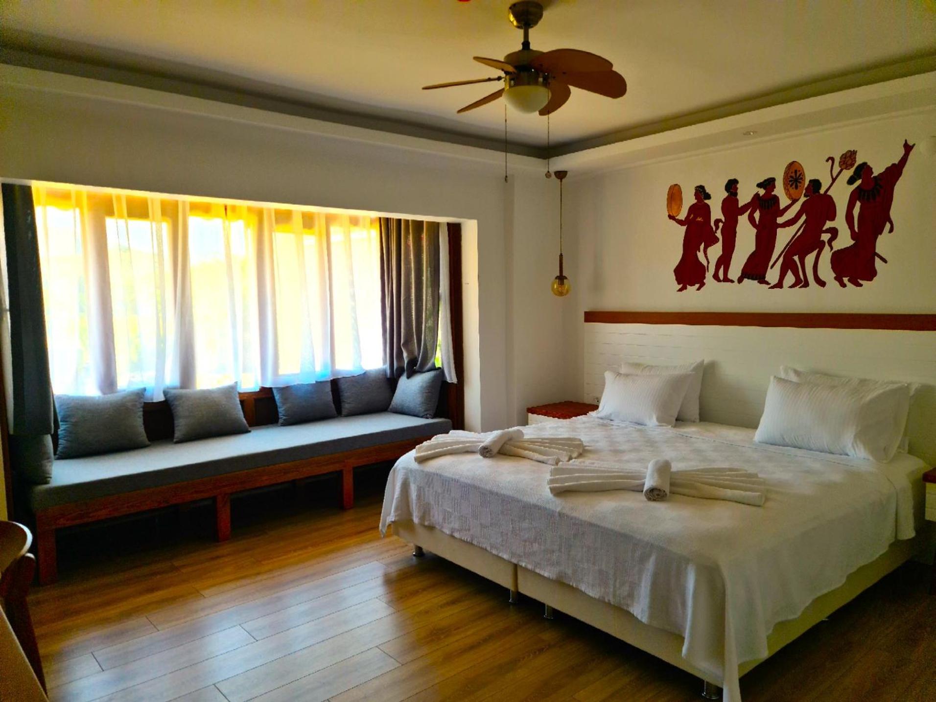 Superior Double or Twin Room - Photo 8