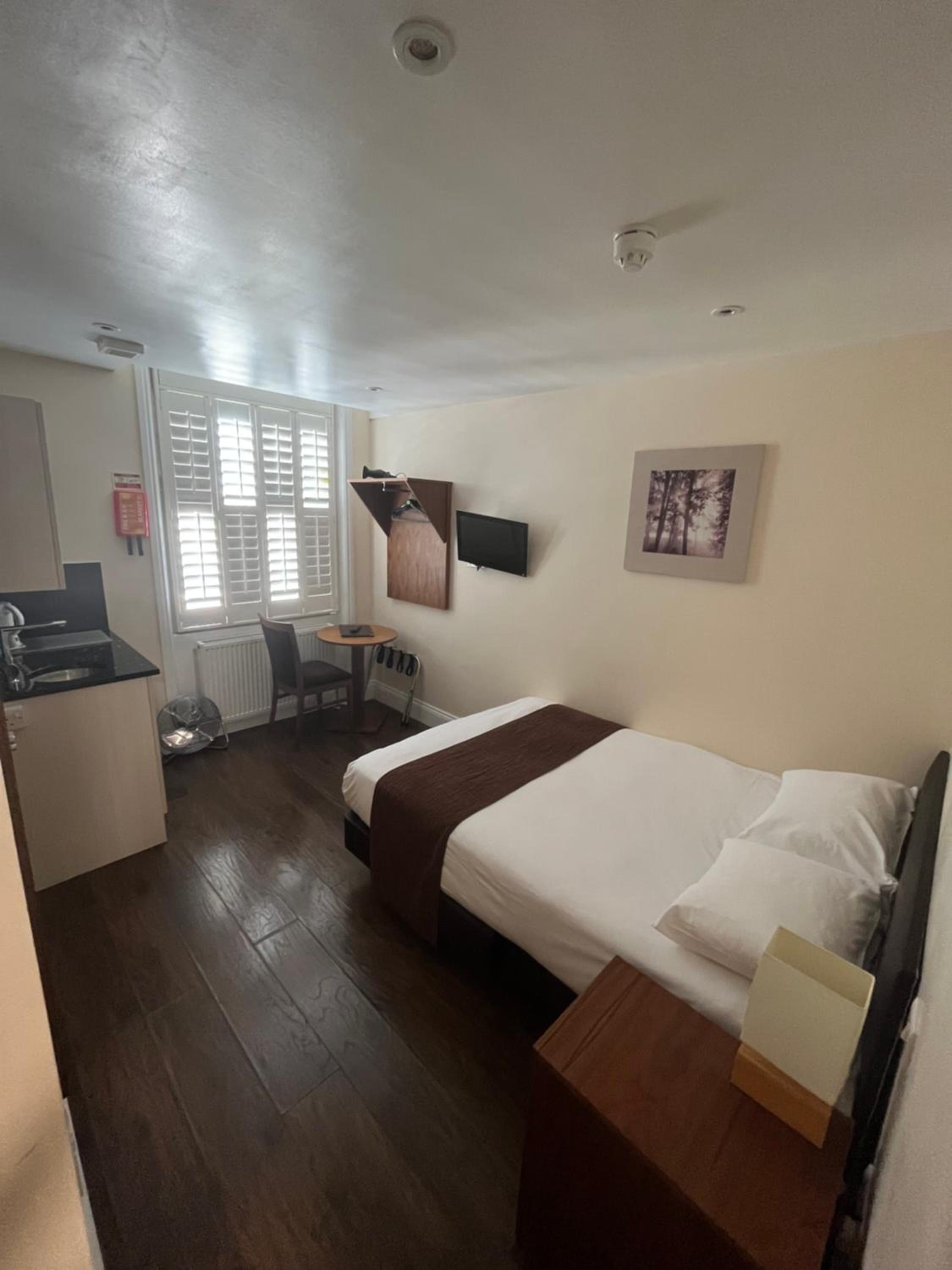 Single Room photo 2
