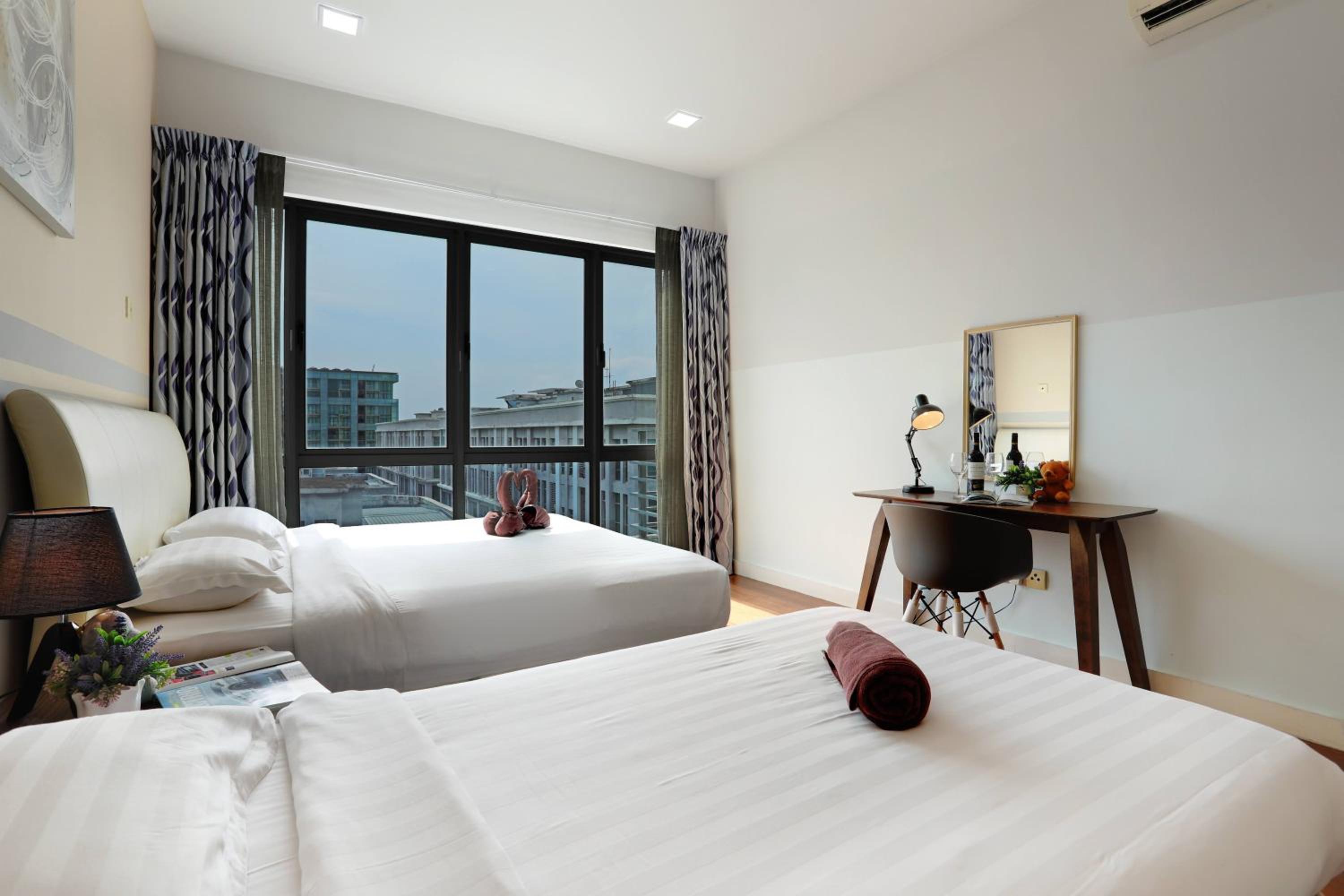 Three-Bedroom Apartment - Photo 19