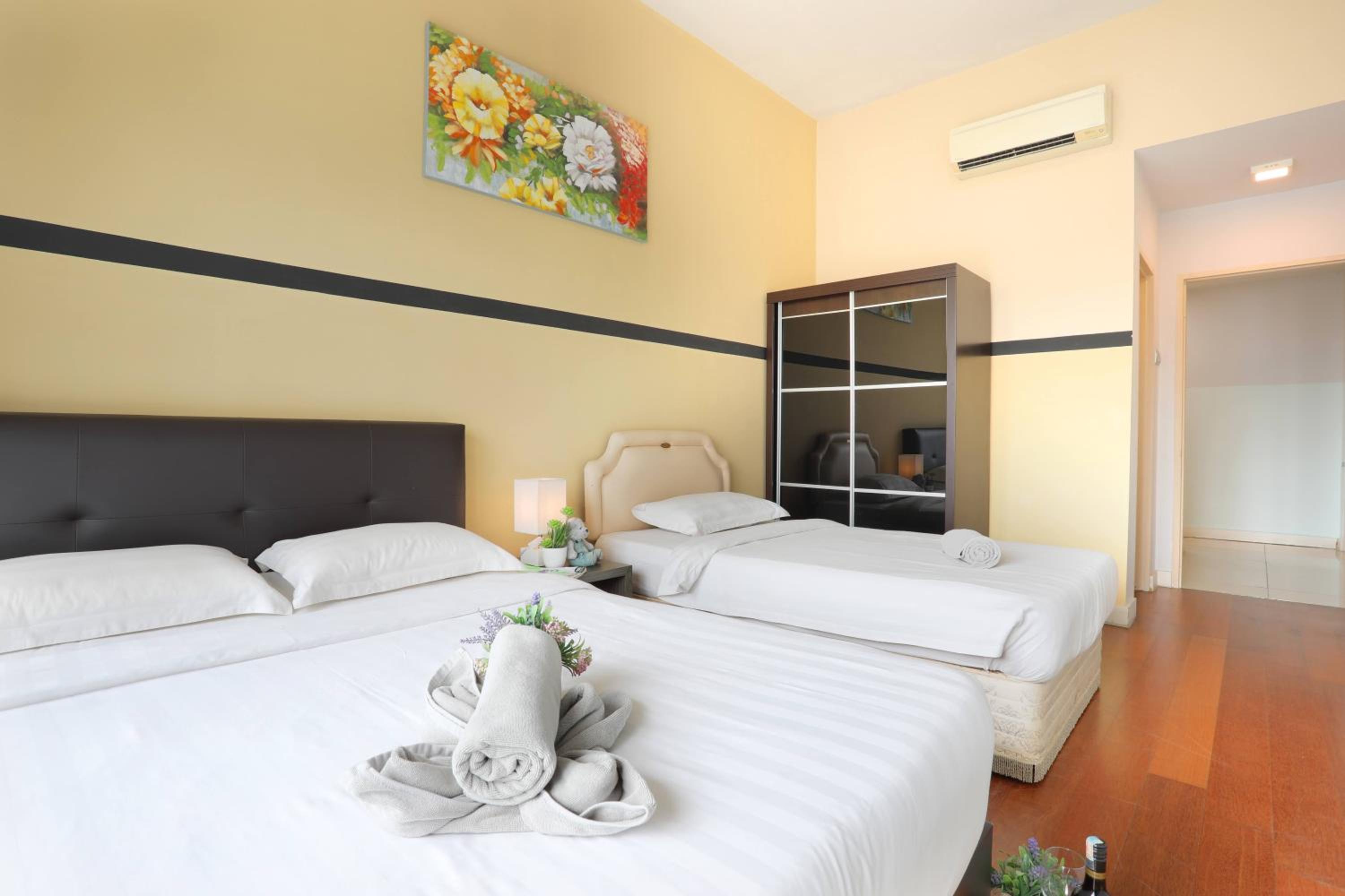 Three-Bedroom Apartment - Photo 22