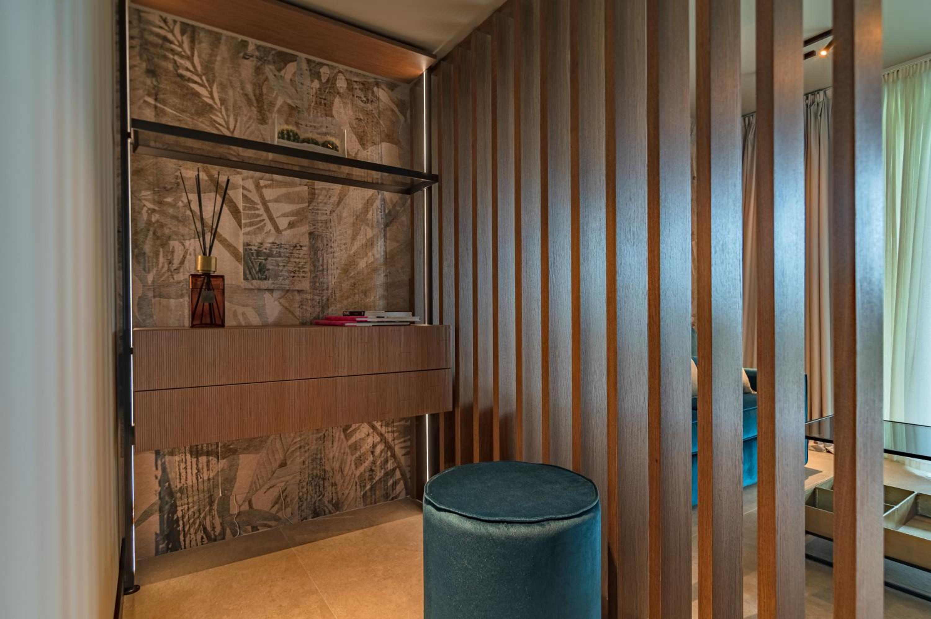 Deluxe Suite with Spa Bath - Photo 6