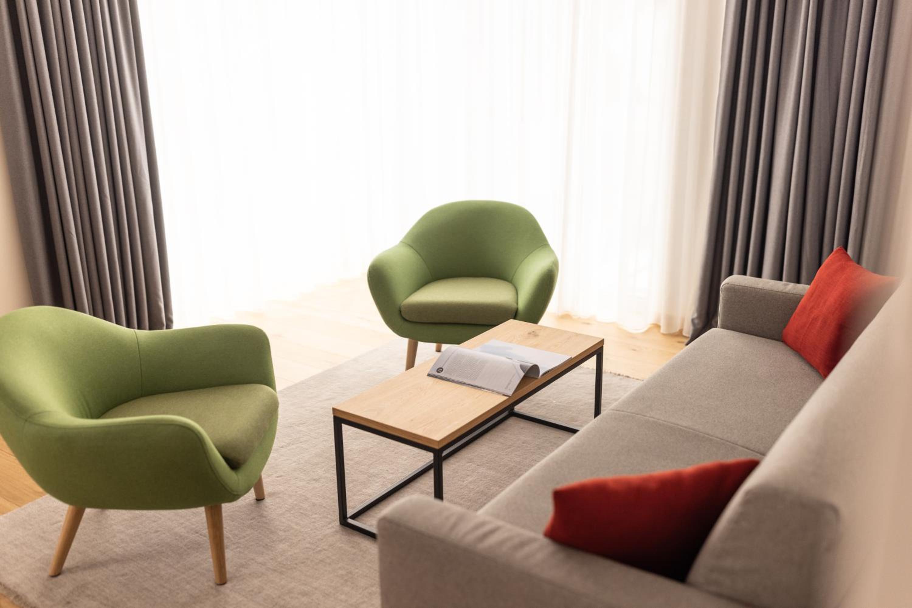 Deluxe Two-Bedroom Apartment with Balcony or Terrace - Photo 14