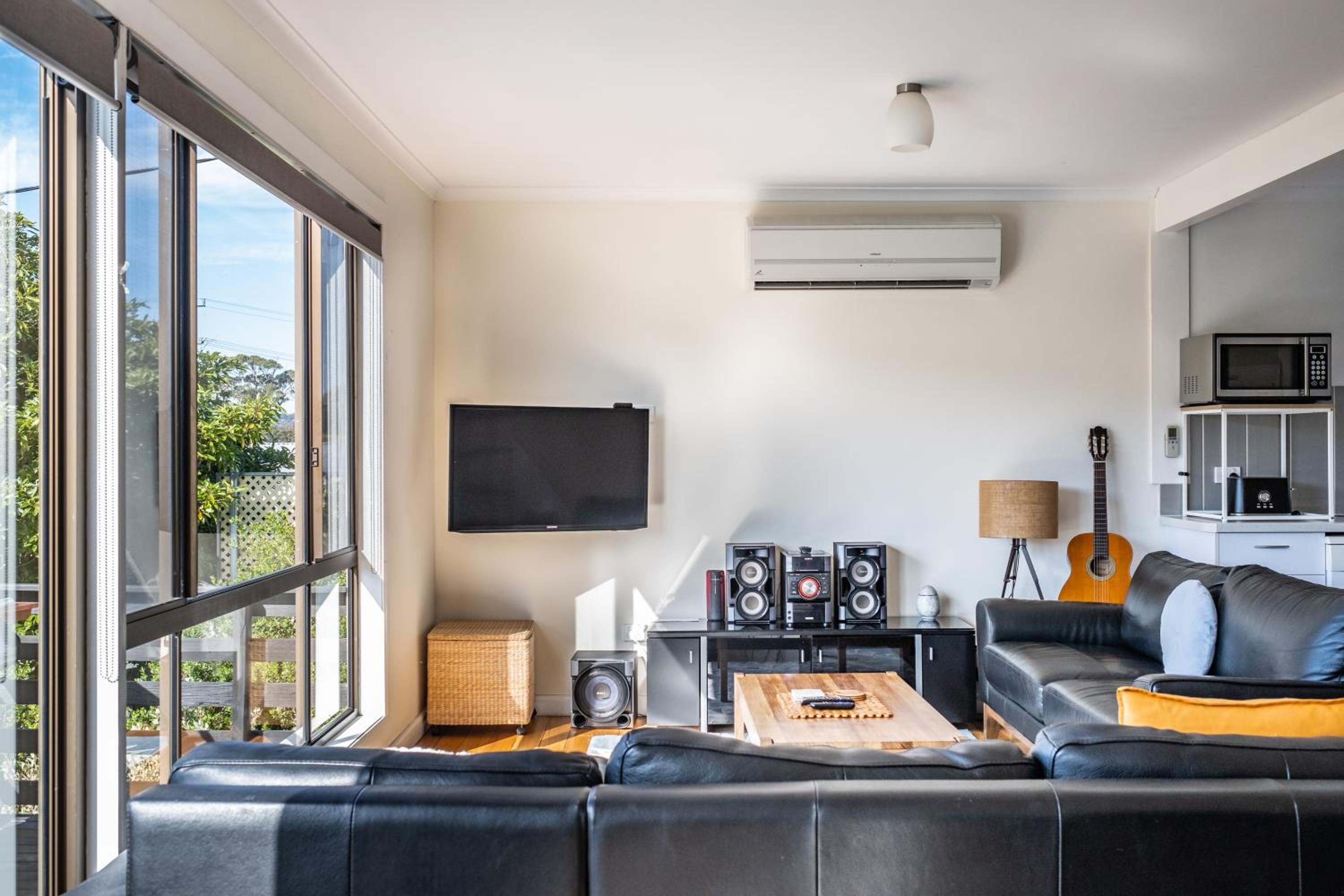 Two-Bedroom House photo 3
