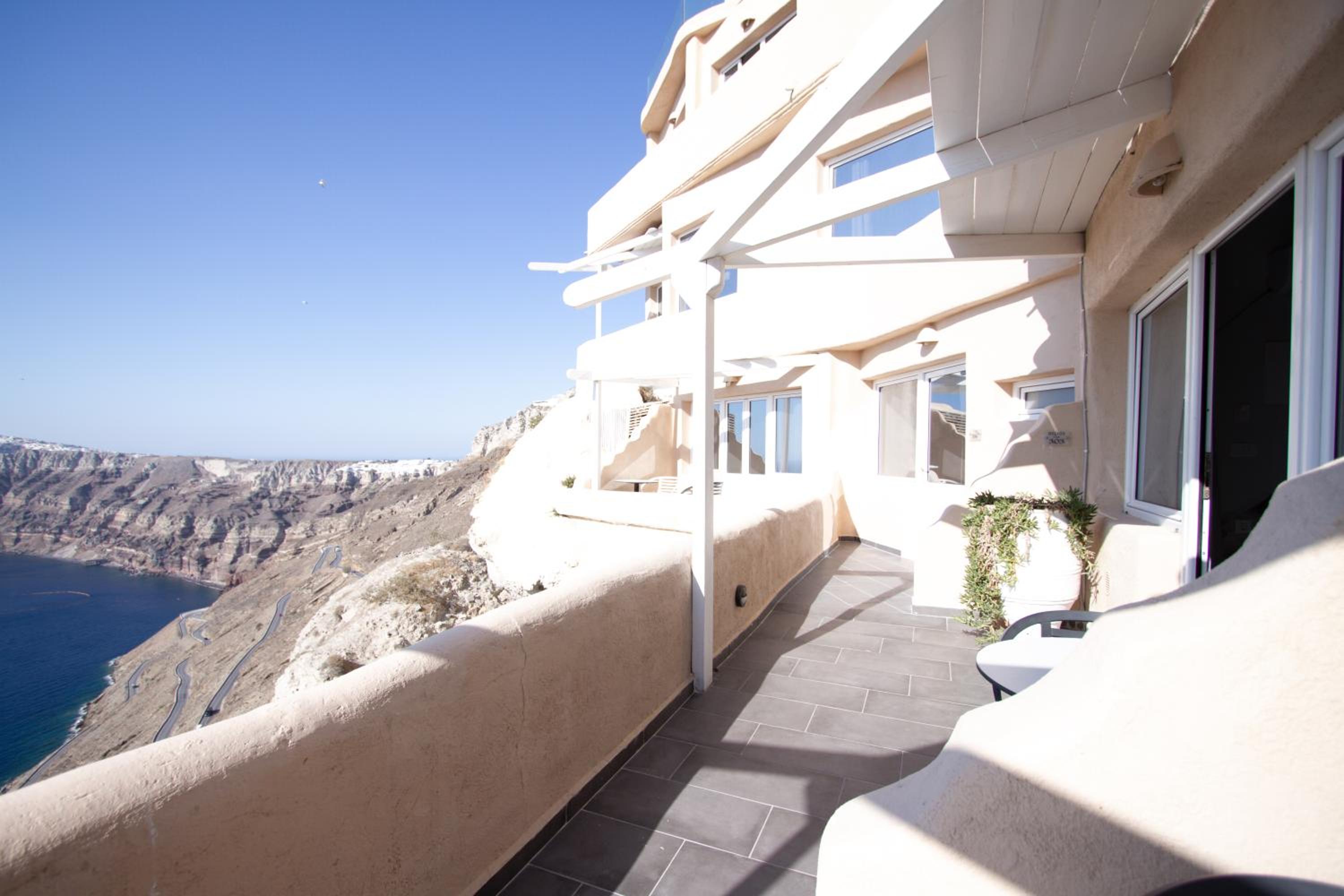 Elegant Suite Caldera View - Photo 12