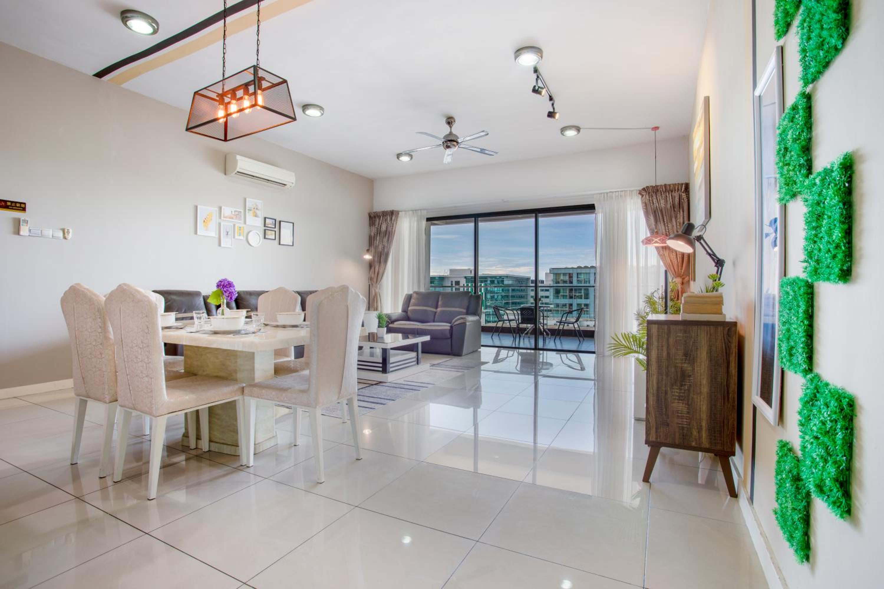 Apartment with Sea View - Photo 2