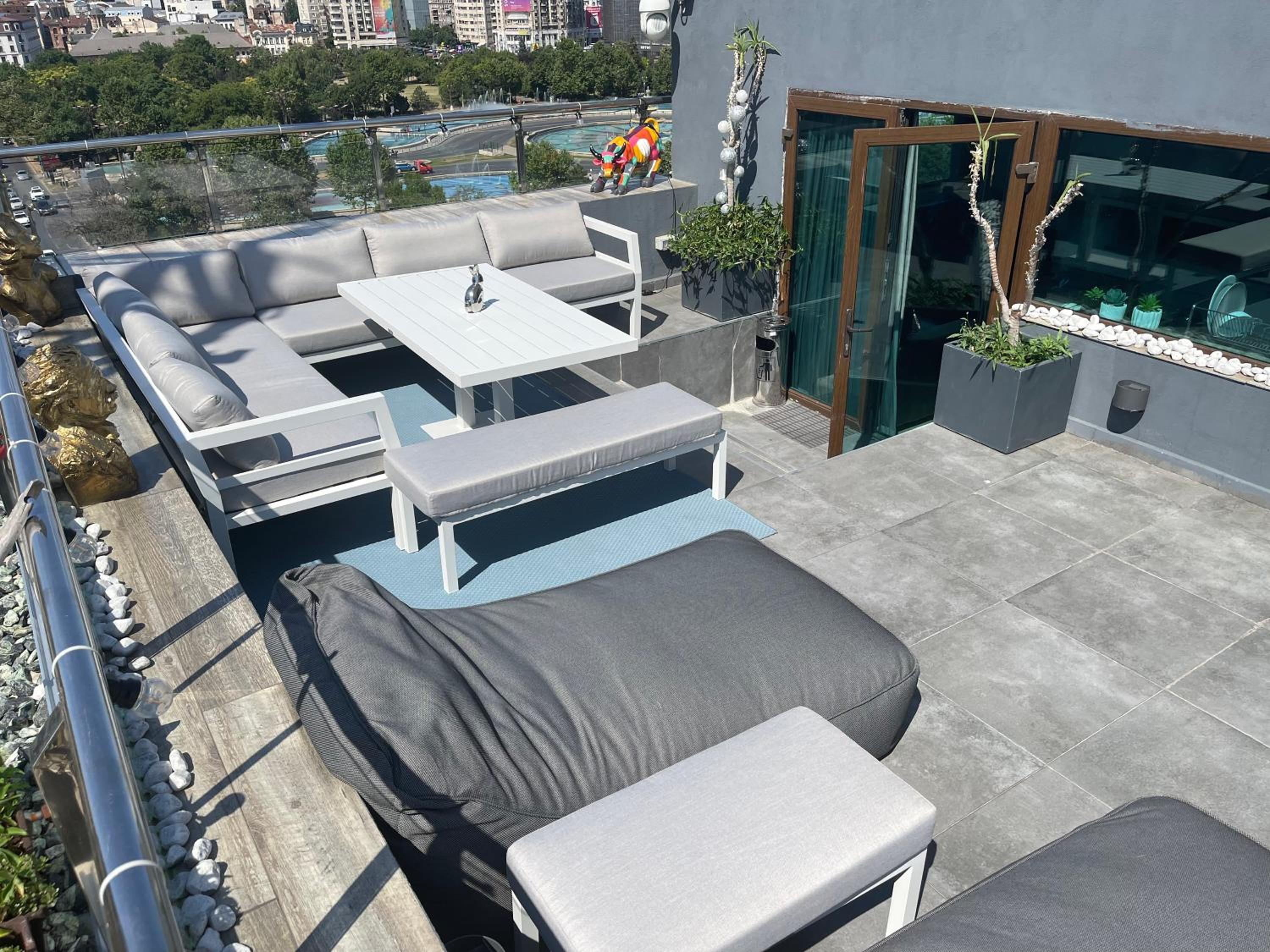 Penthouse Apartment - Photo 22