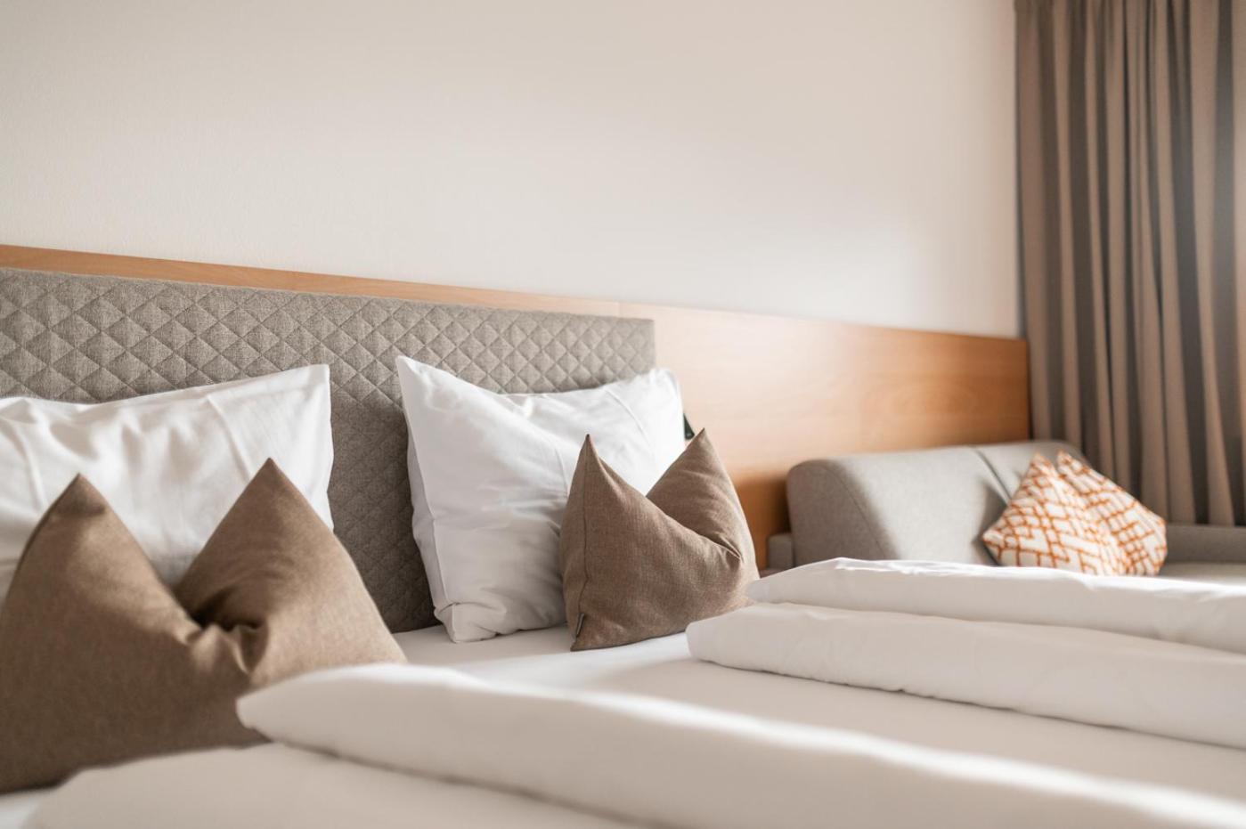 Deluxe Double Room with Balcony and Sea View photo 2