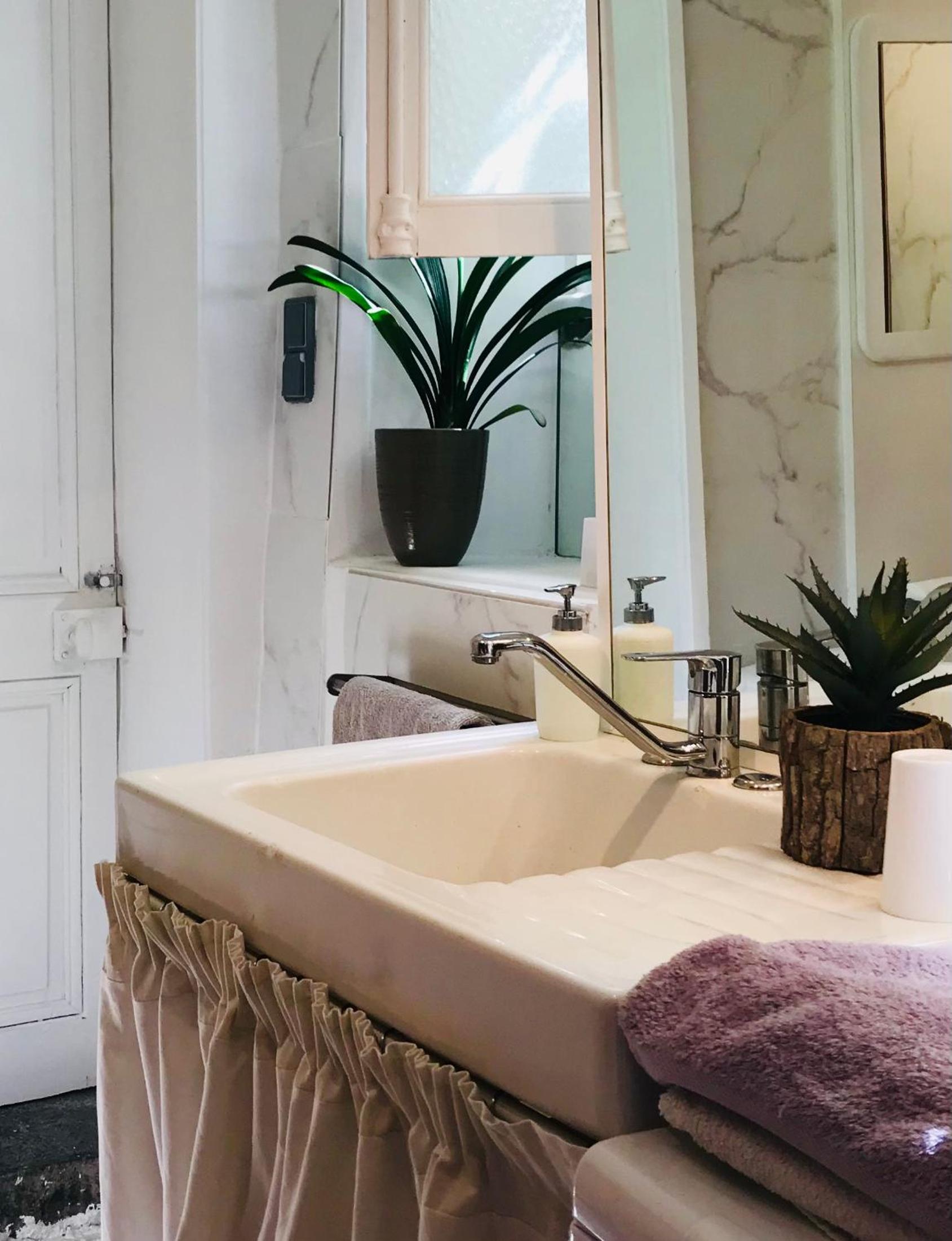 Double Room with Shared Bathroom photo 3