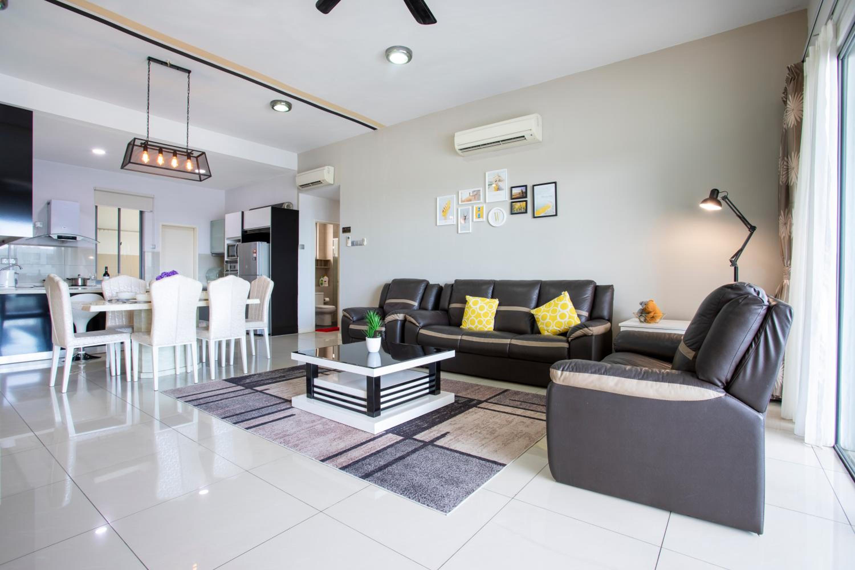 Apartment with Sea View - Photo 3