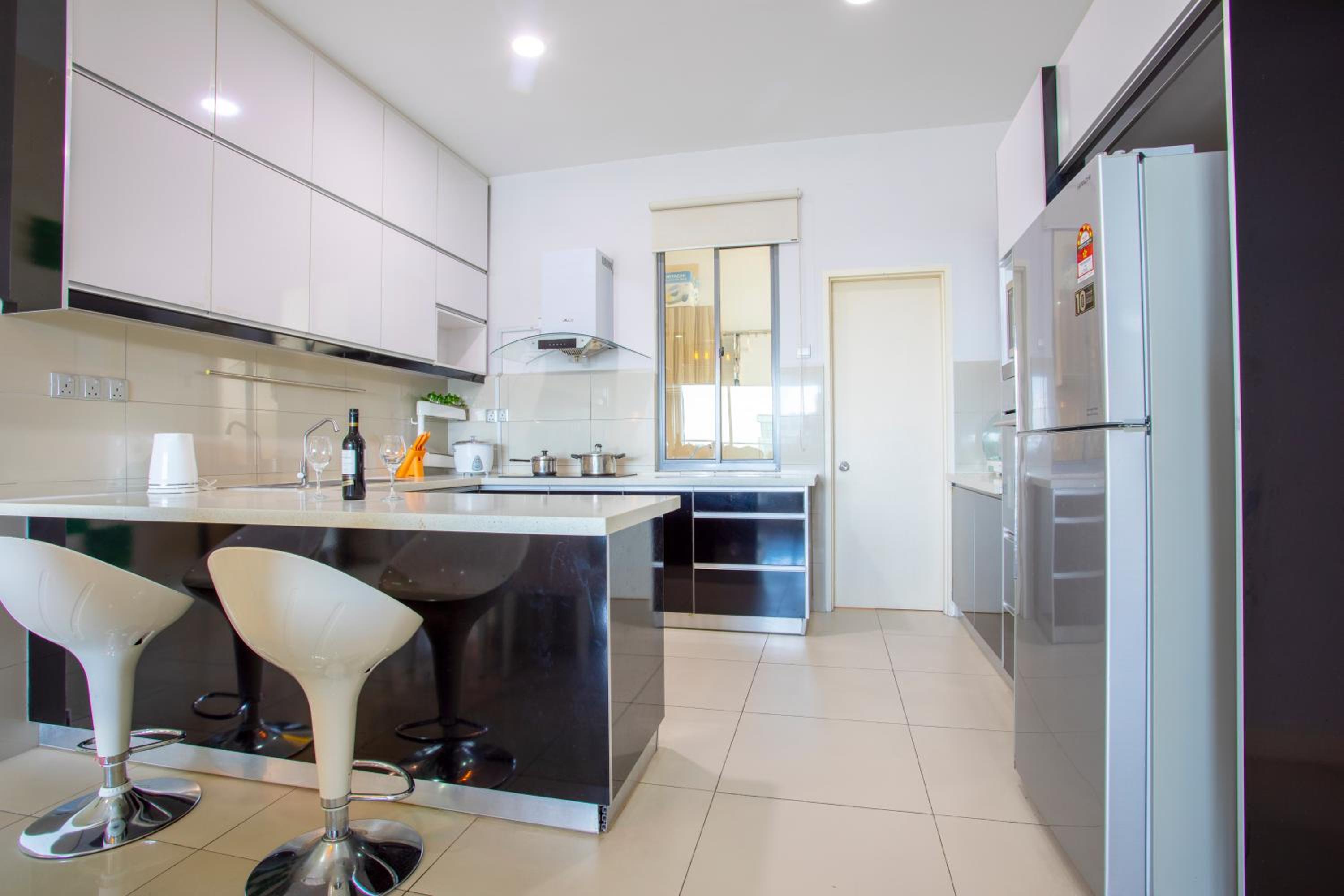 Apartment with Sea View - Photo 6