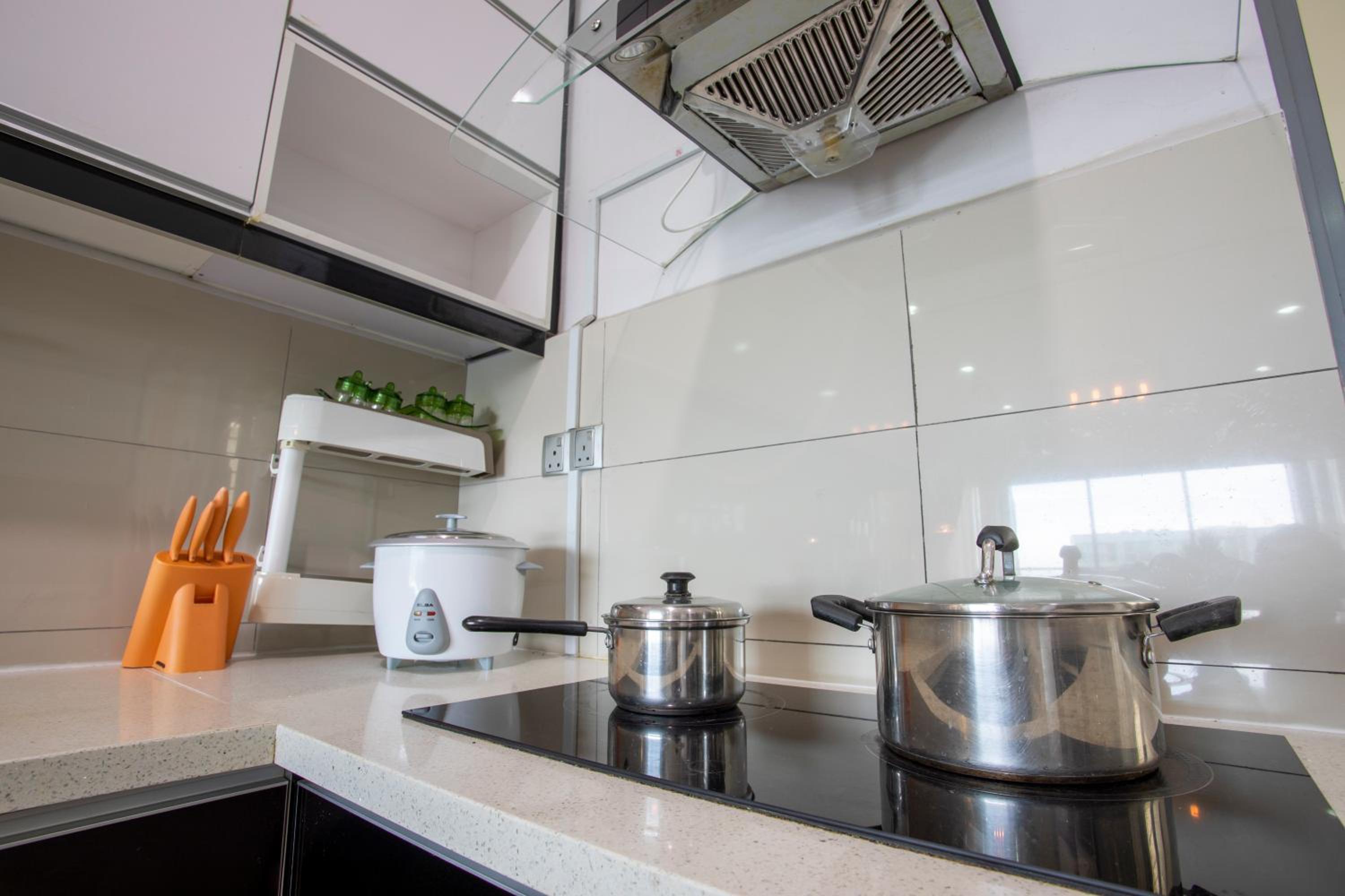 Apartment with Sea View - Photo 8