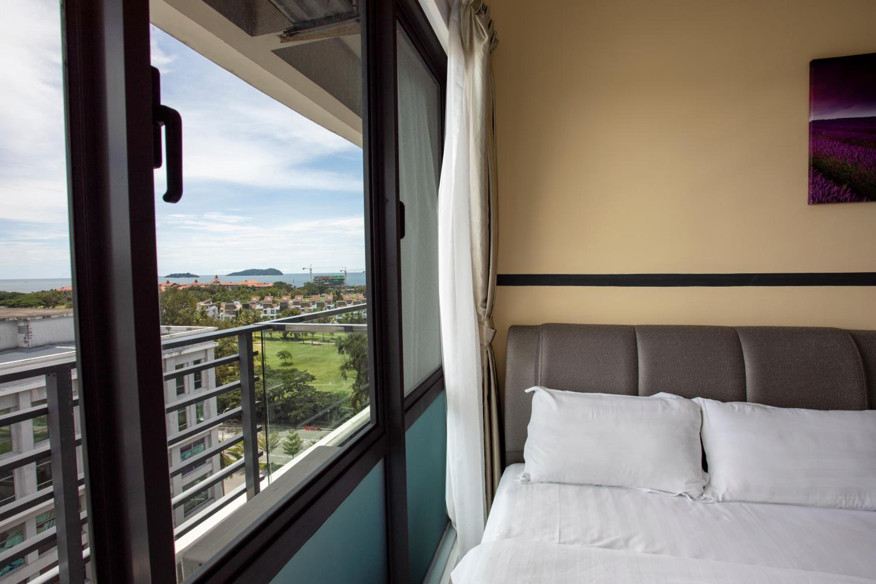 Apartment with Sea View - Photo 15