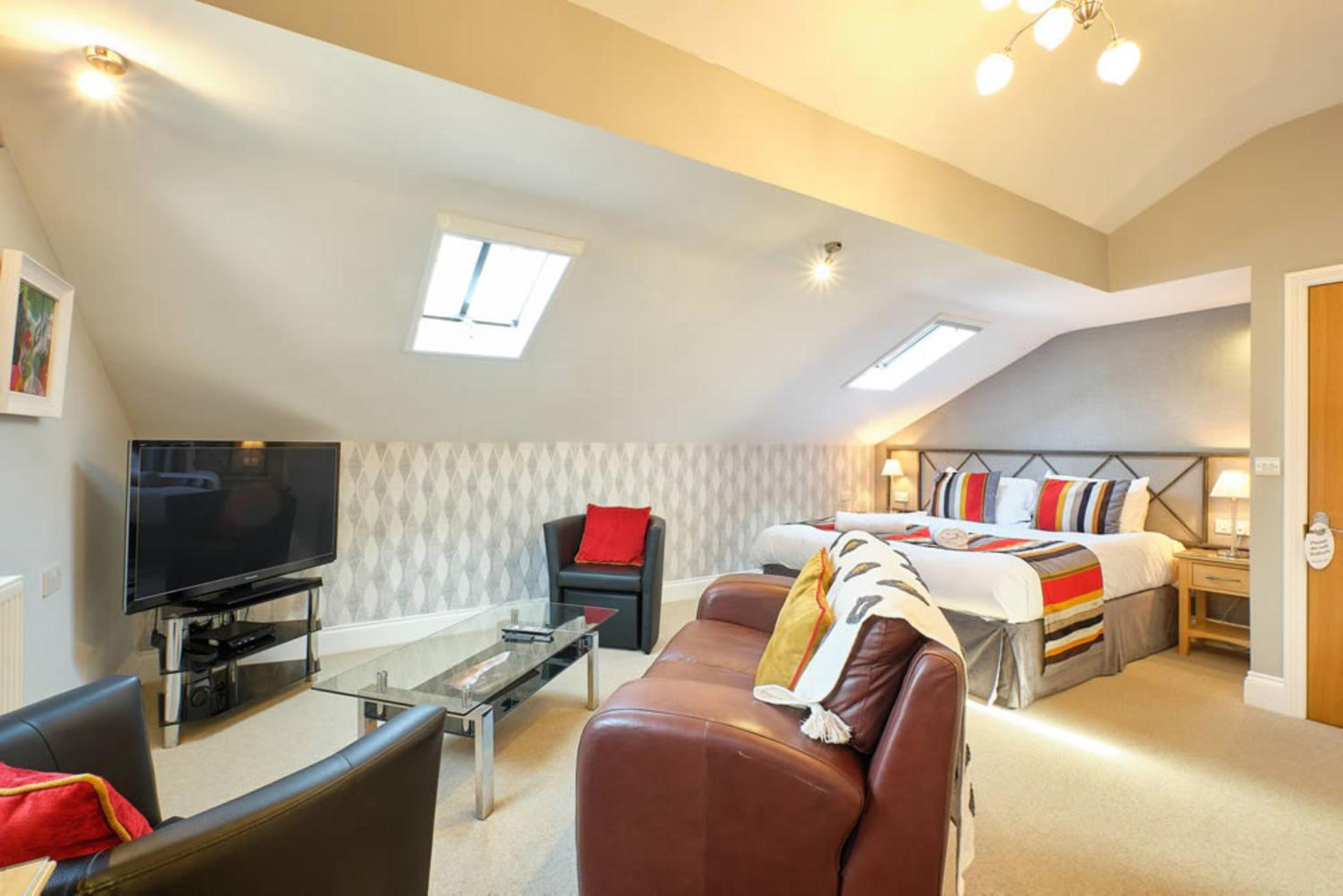 Superior Deluxe Double or Twin Room photo 3