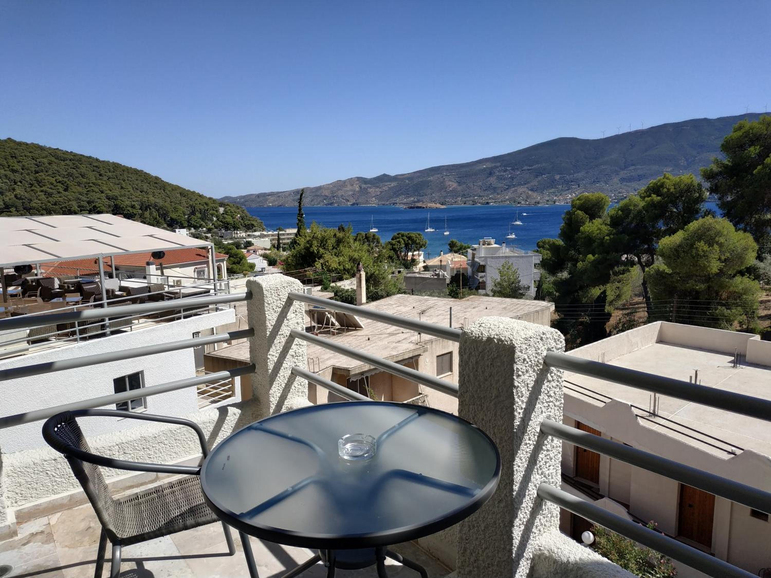 Double or Twin Room with Sea View photo 3