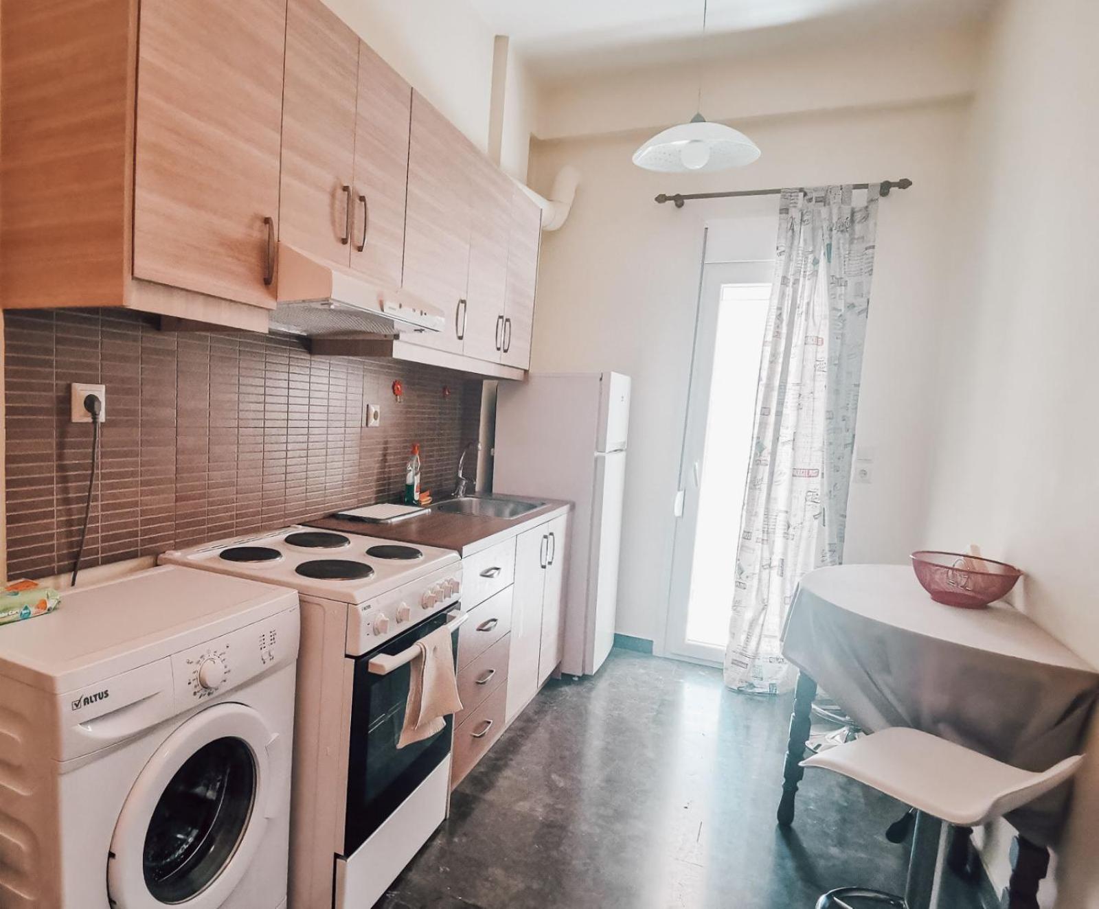 Apartment with Balcony - Photo 9