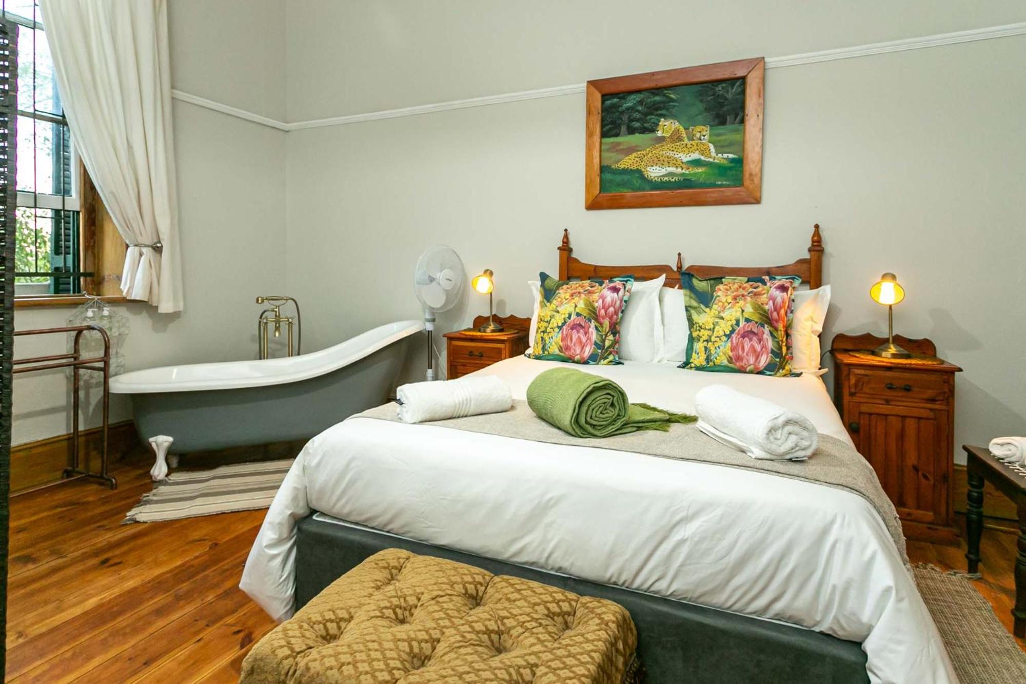 Four-Bedroom House - Photo 4