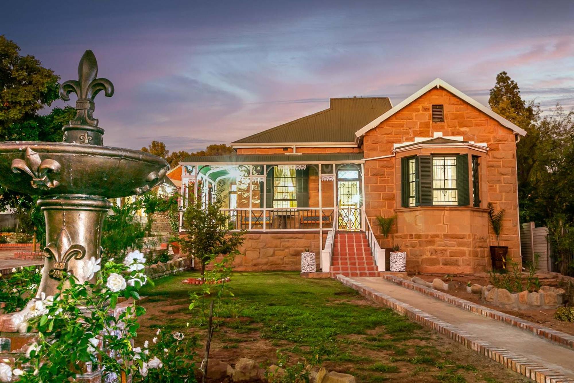Four-Bedroom House - Photo 2