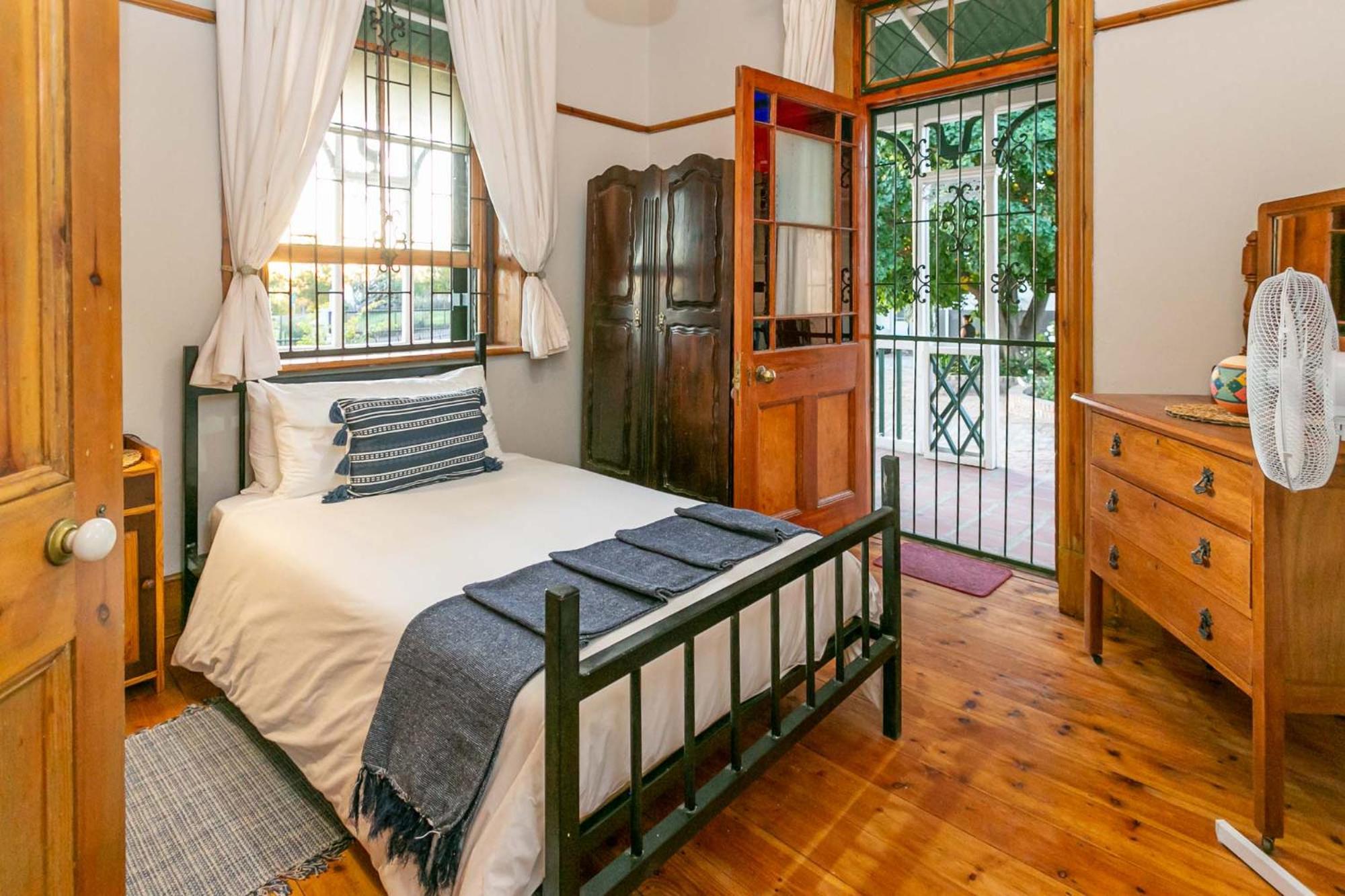Four-Bedroom House - Photo 16
