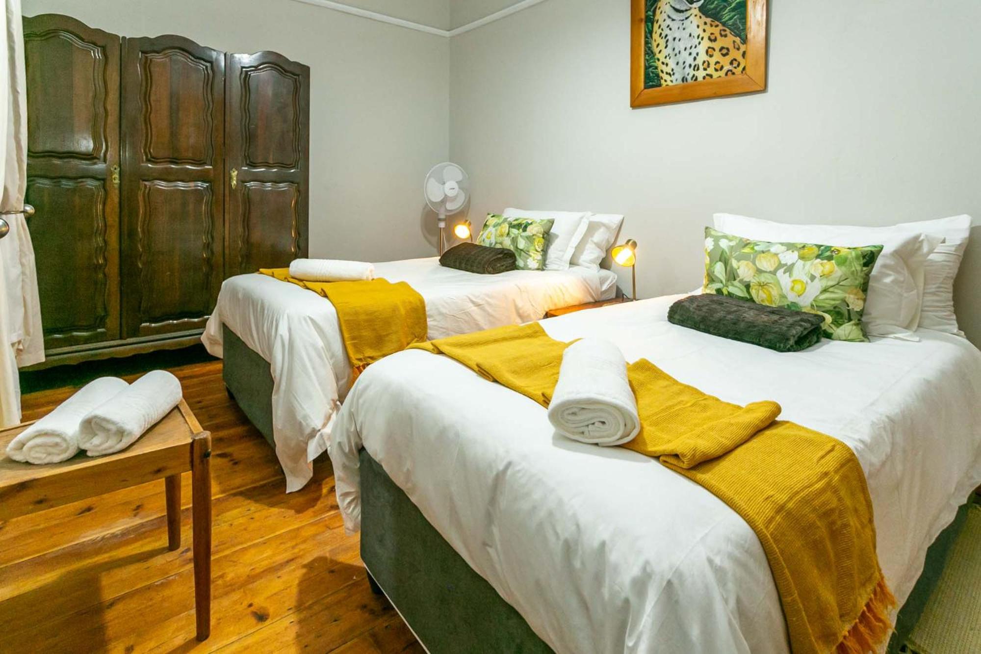 Four-Bedroom House - Photo 14
