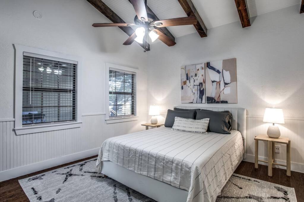 Three-Bedroom House photo 2