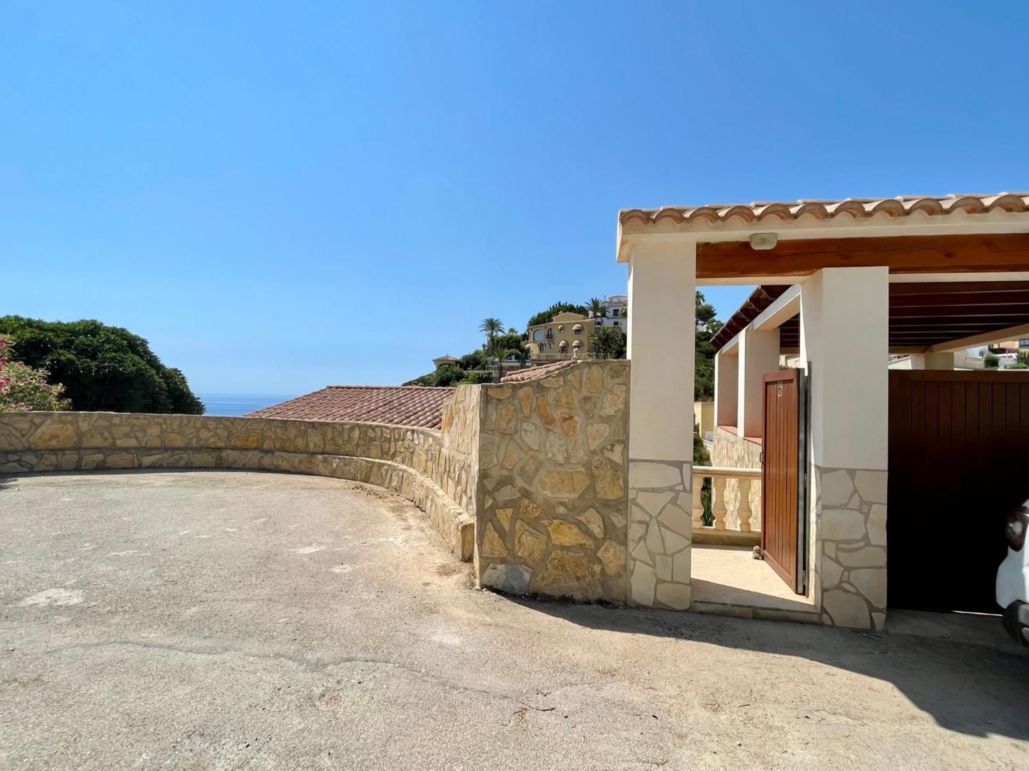 Villa photo 2