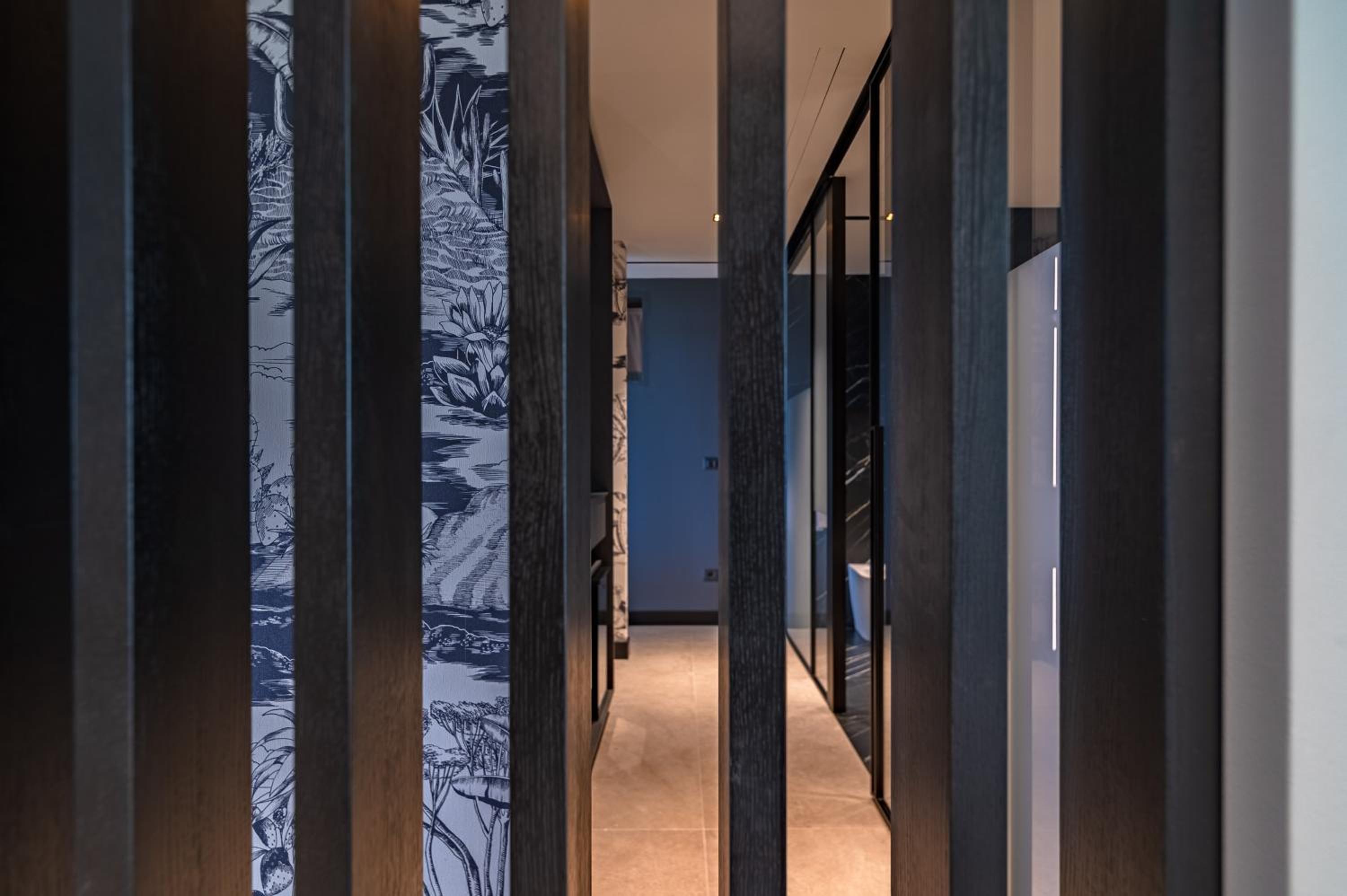 Deluxe Suite with Spa Bath photo 1