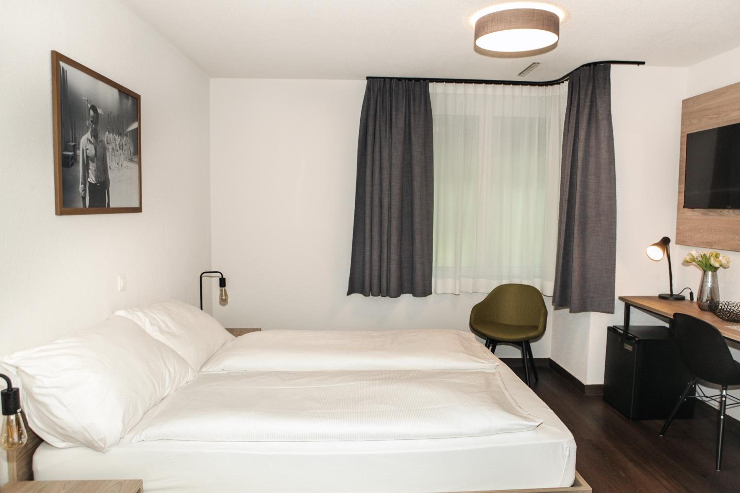 Double Room - Photo 3