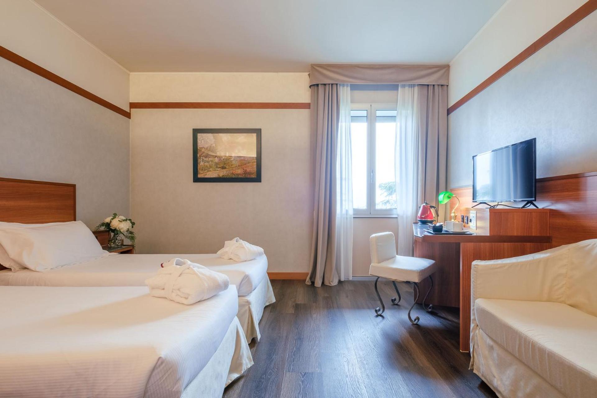 Superior Double or Twin Room - Photo 1