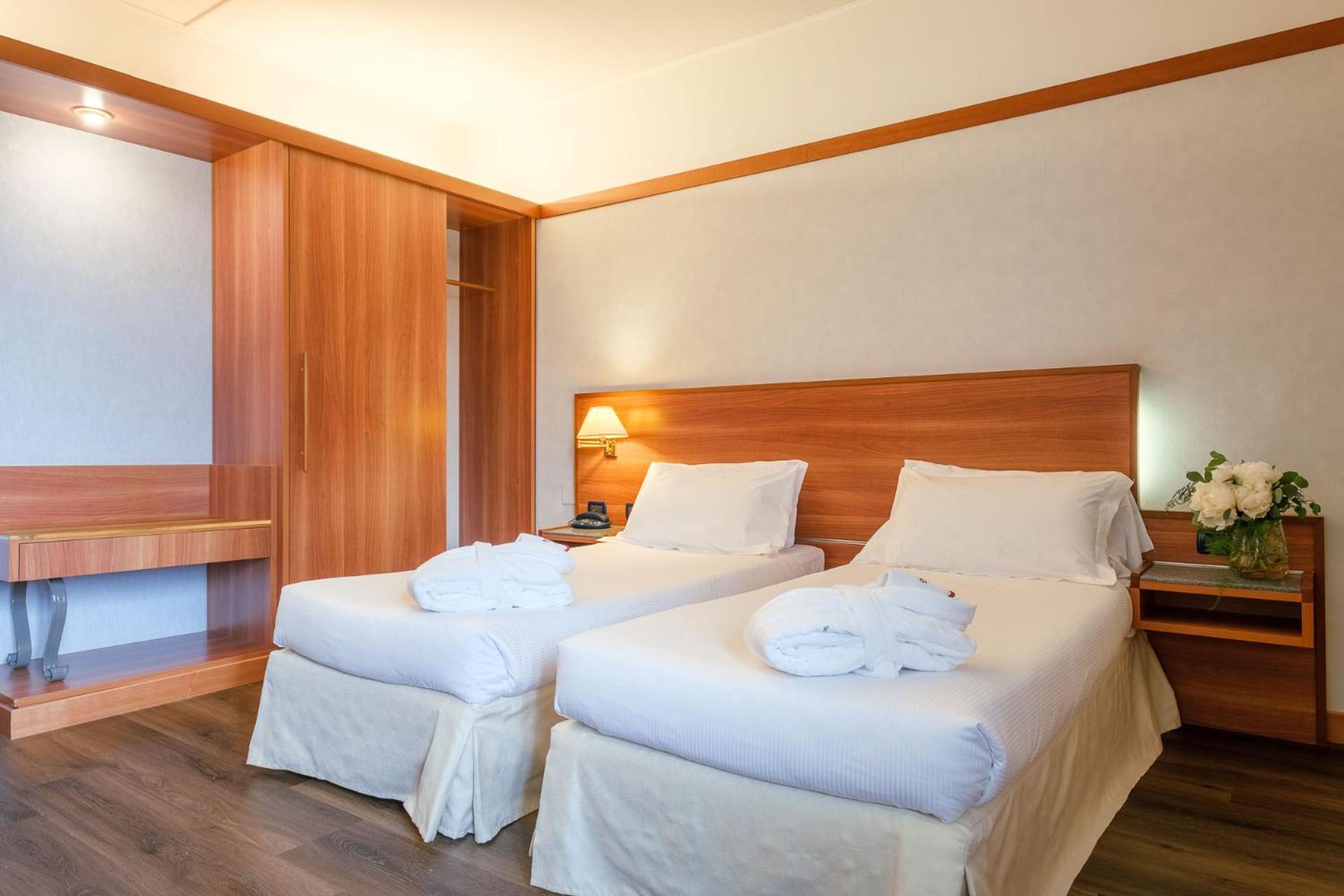 Superior Double or Twin Room - Photo 2