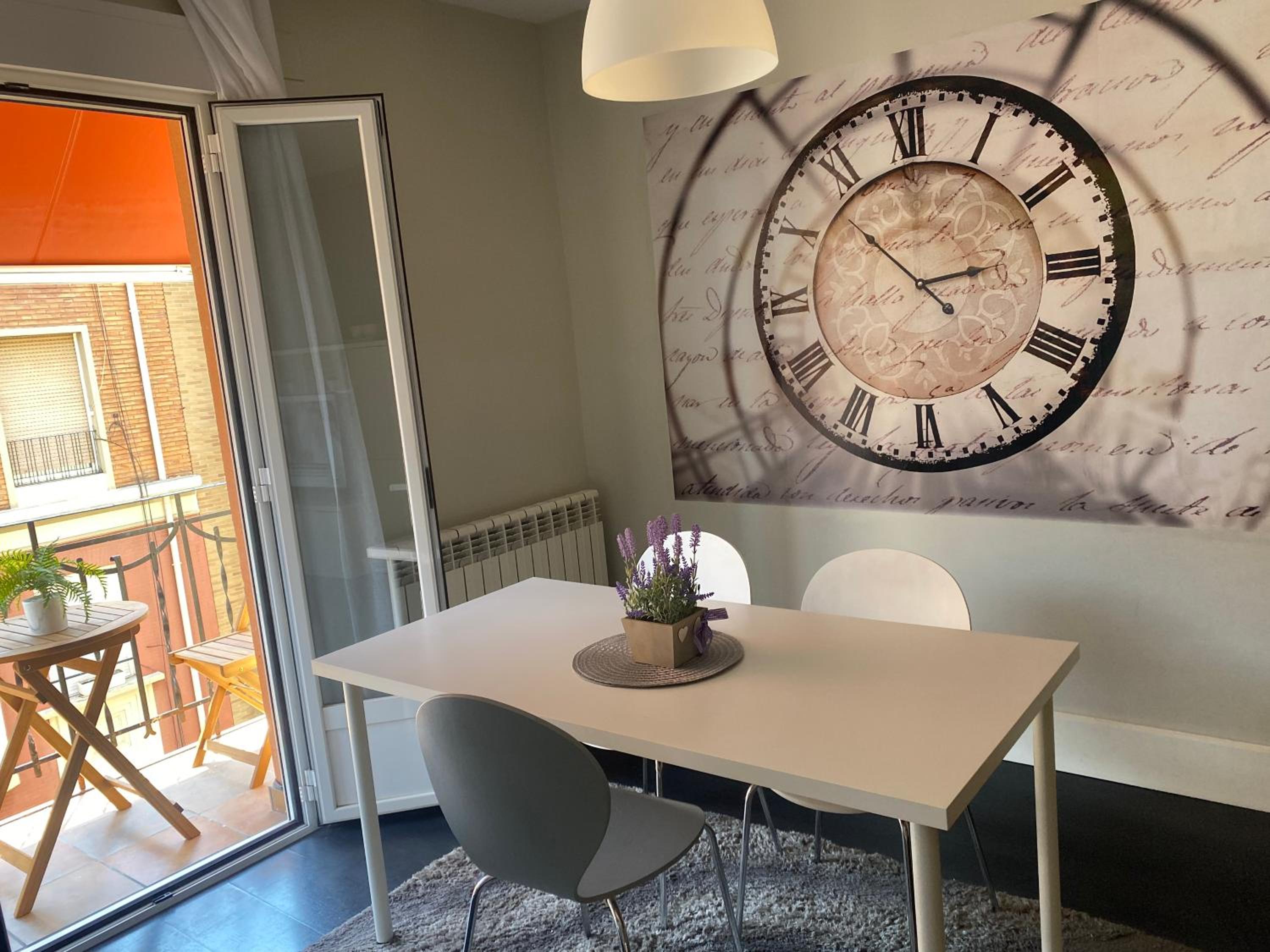 Apartment with Terrace - Photo 11