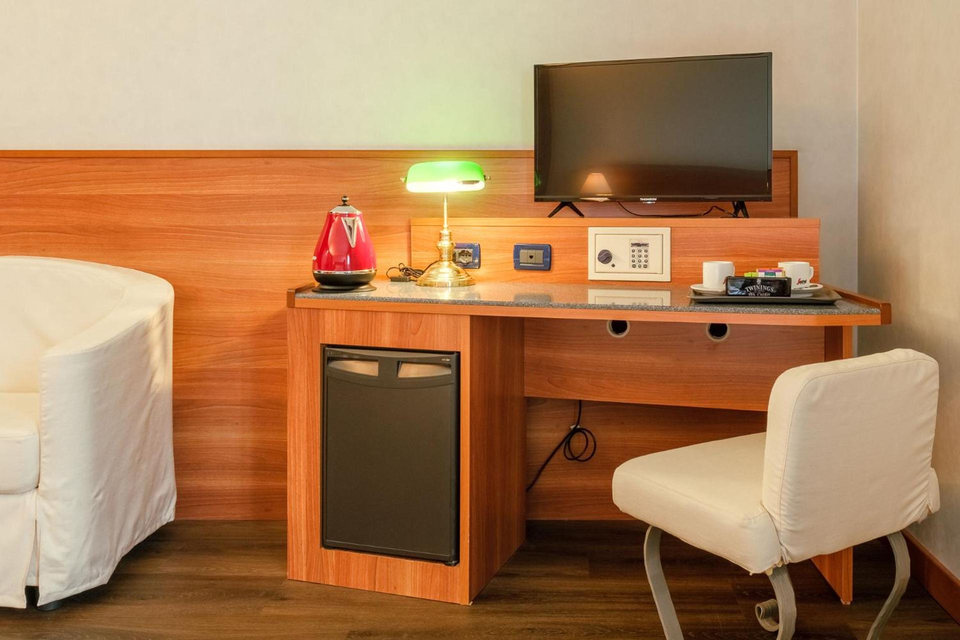 Superior Double or Twin Room - Photo 7