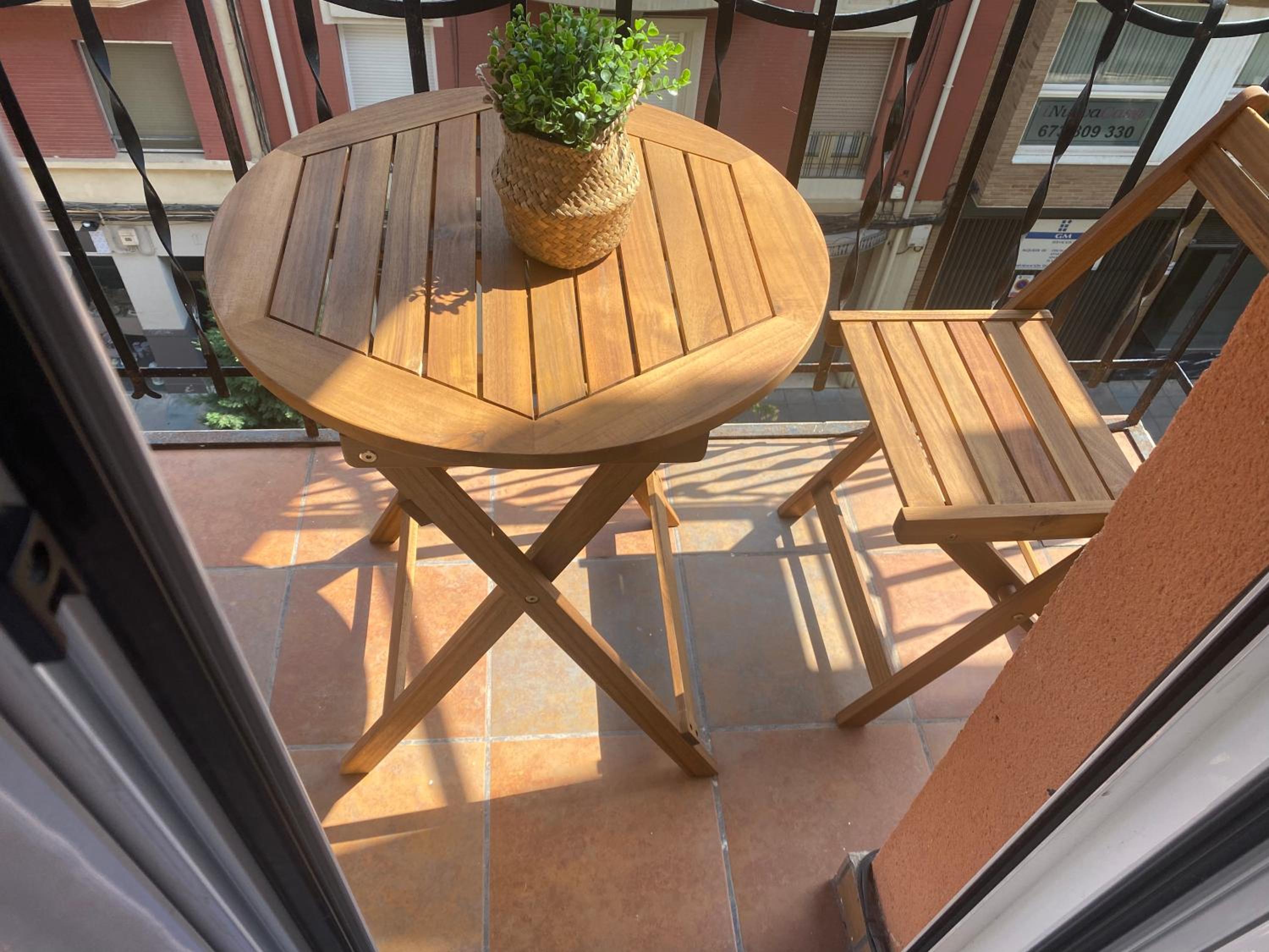 Apartment with Terrace - Photo 10