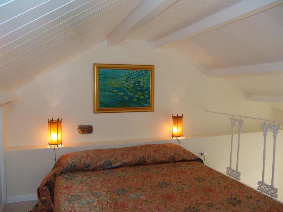 Deluxe King Room photo 1