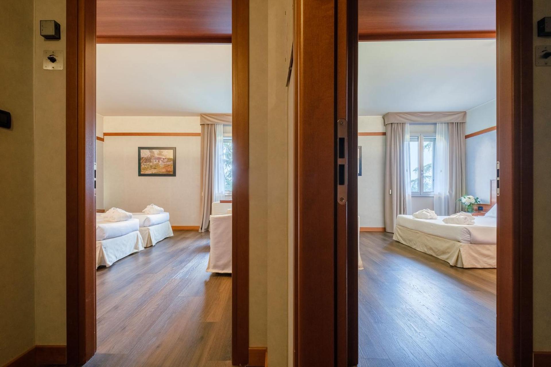 Family Room - Photo 9