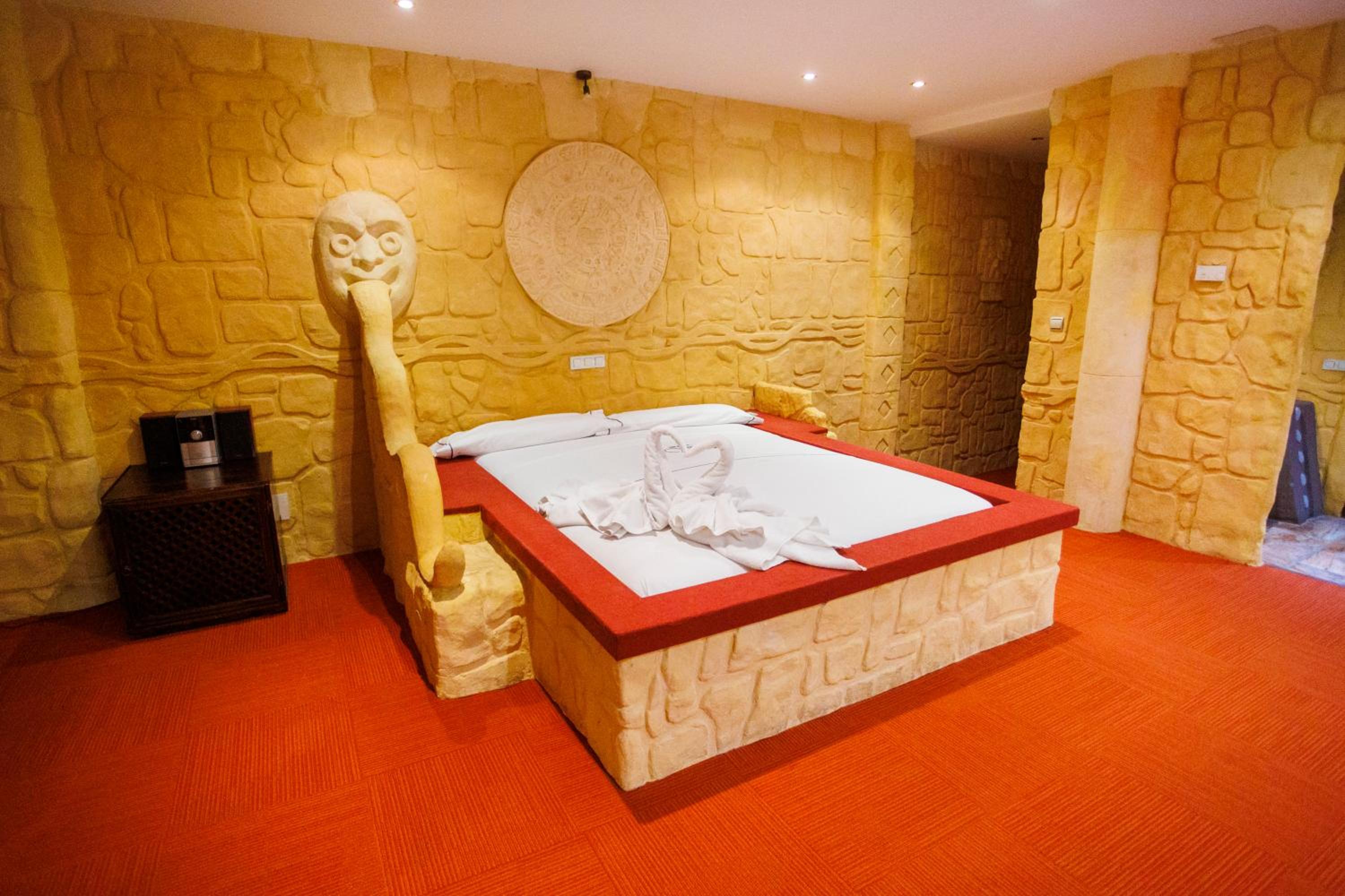 Superior Suite - Photo 6