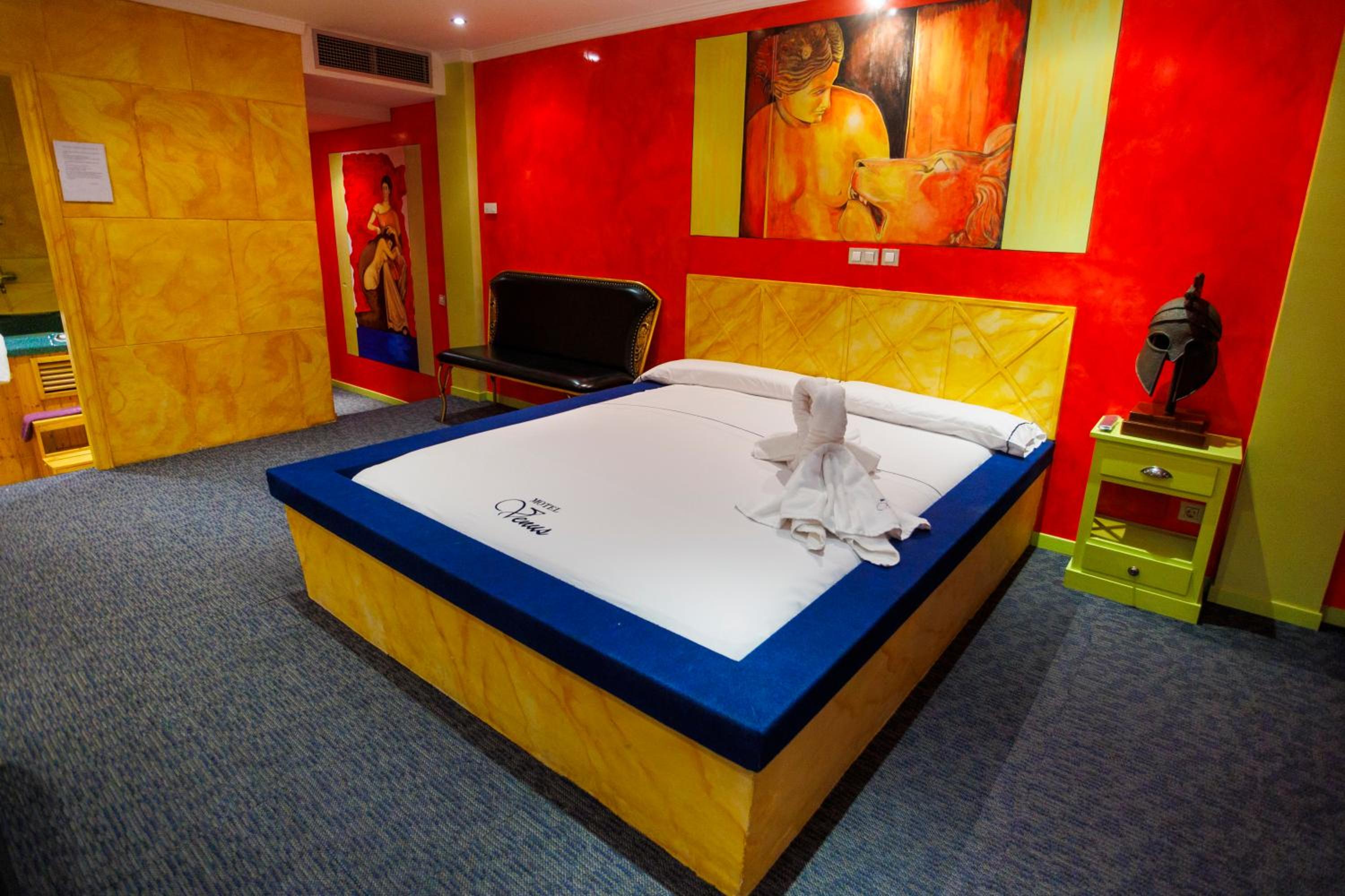 Deluxe Suite - Photo 2